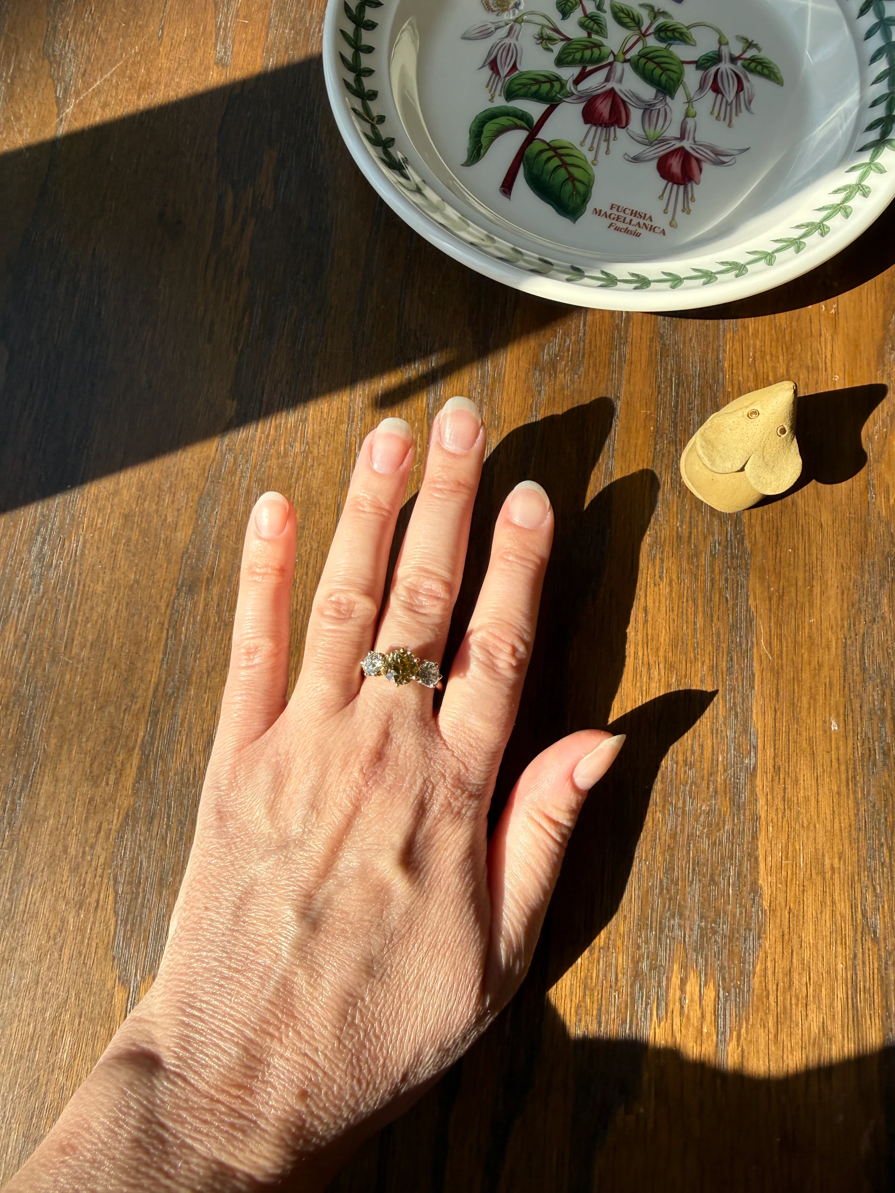 CHAMPAGNE Fancy Light BROWN Cognac Three Stone 3.3 Carats Old Mine Cut DIAMOND Ring 18k Yellow White Gold Vintage Art Deco Tall Stacker Band - Image 25