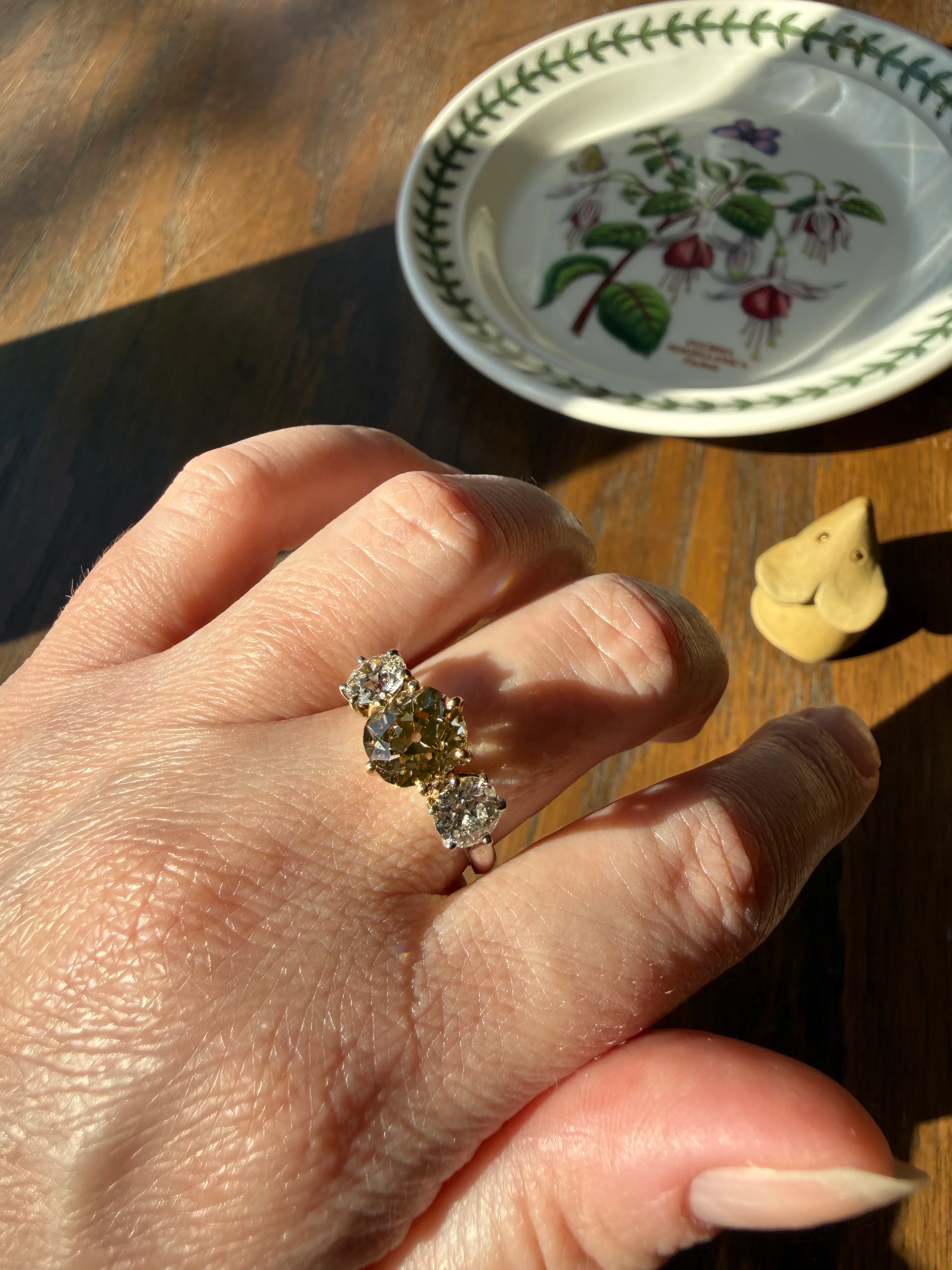 CHAMPAGNE Fancy Light BROWN Cognac Three Stone 3.3 Carats Old Mine Cut DIAMOND Ring 18k Yellow White Gold Vintage Art Deco Tall Stacker Band - Image 26
