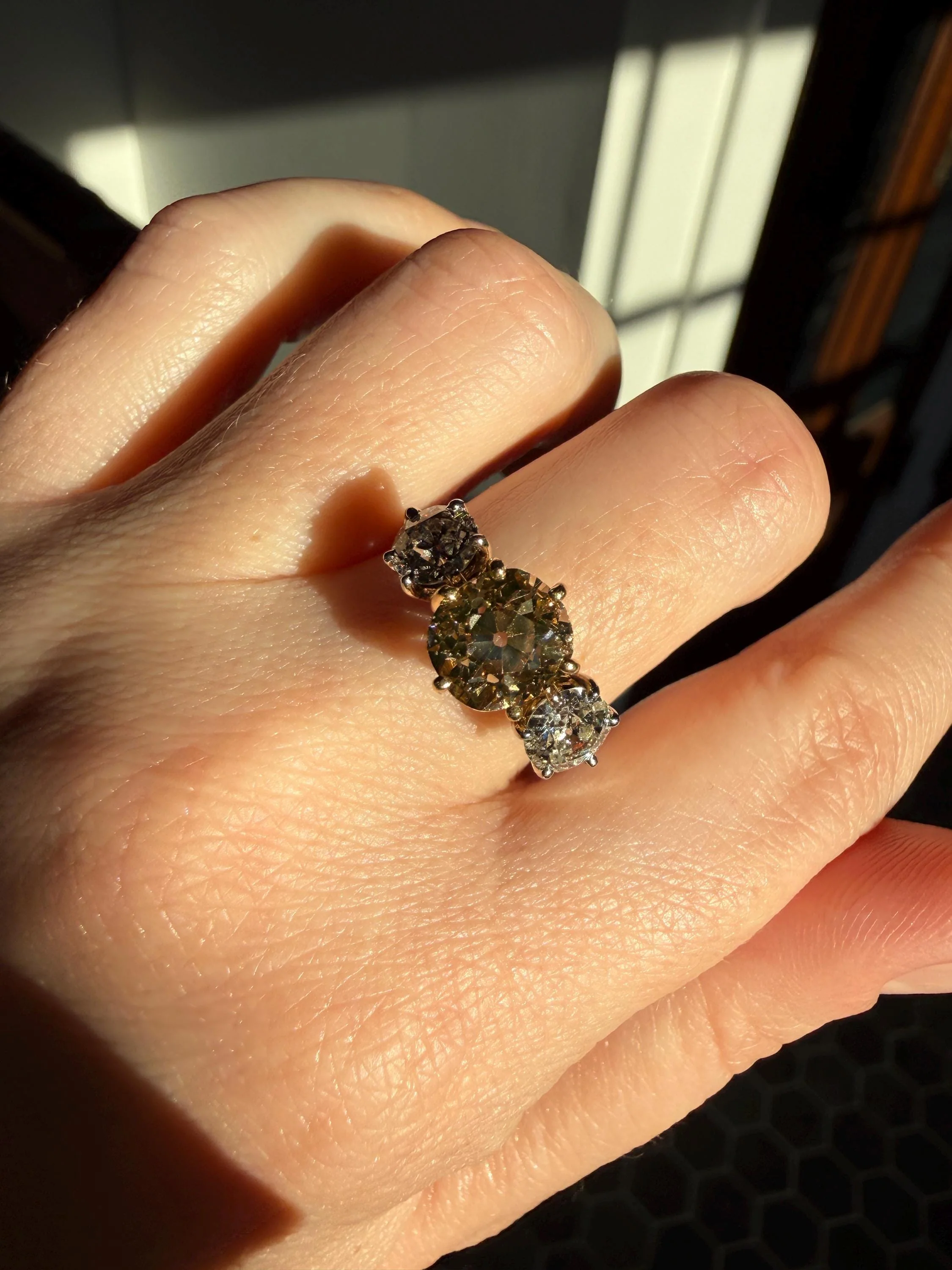 CHAMPAGNE Fancy Light BROWN Cognac Three Stone 3.3 Carats Old Mine Cut DIAMOND Ring 18k Yellow White Gold Vintage Art Deco Tall Stacker Band - Image 3