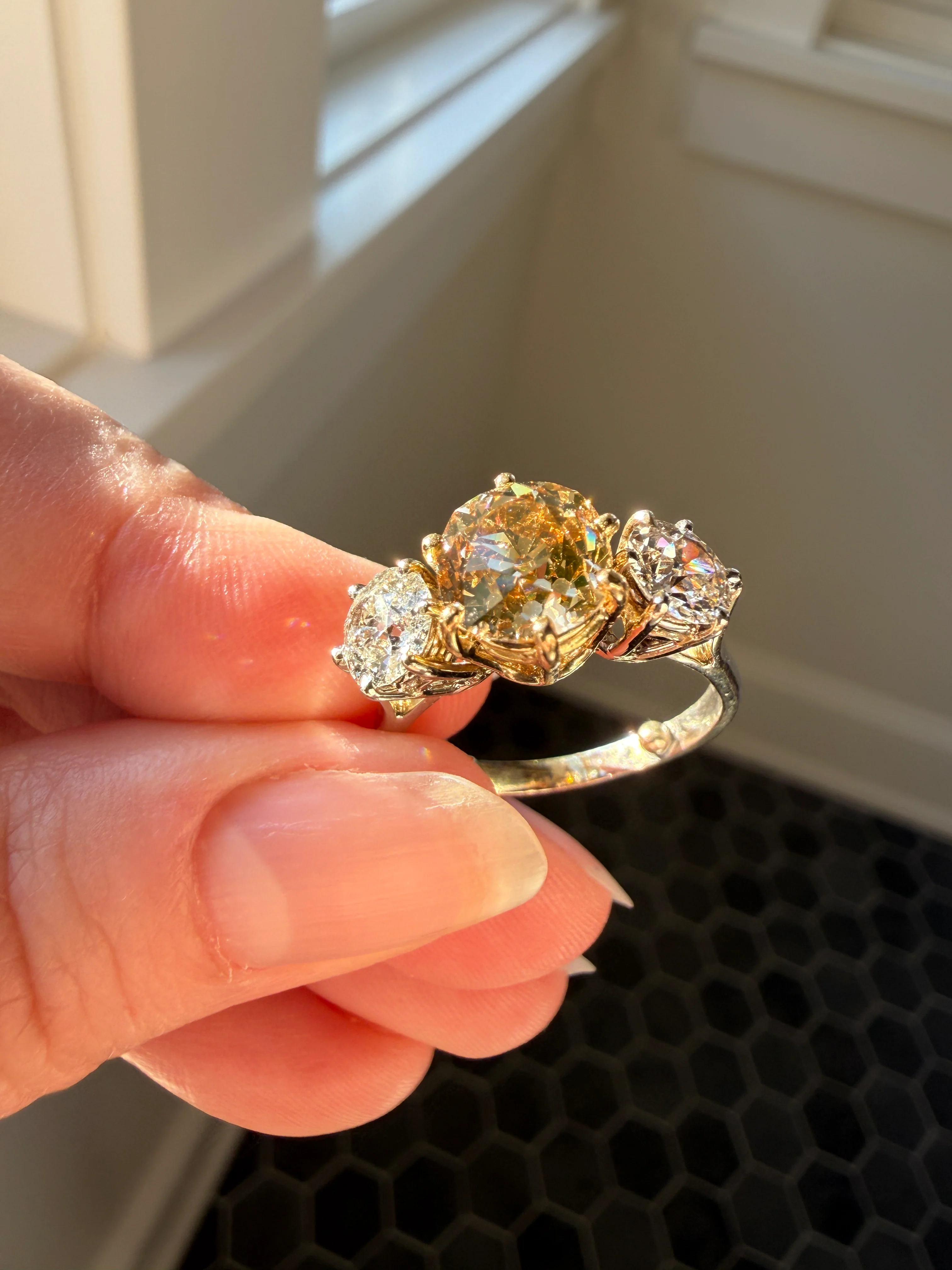 CHAMPAGNE Fancy Light BROWN Cognac Three Stone 3.3 Carats Old Mine Cut DIAMOND Ring 18k Yellow White Gold Vintage Art Deco Tall Stacker Band - Image 36