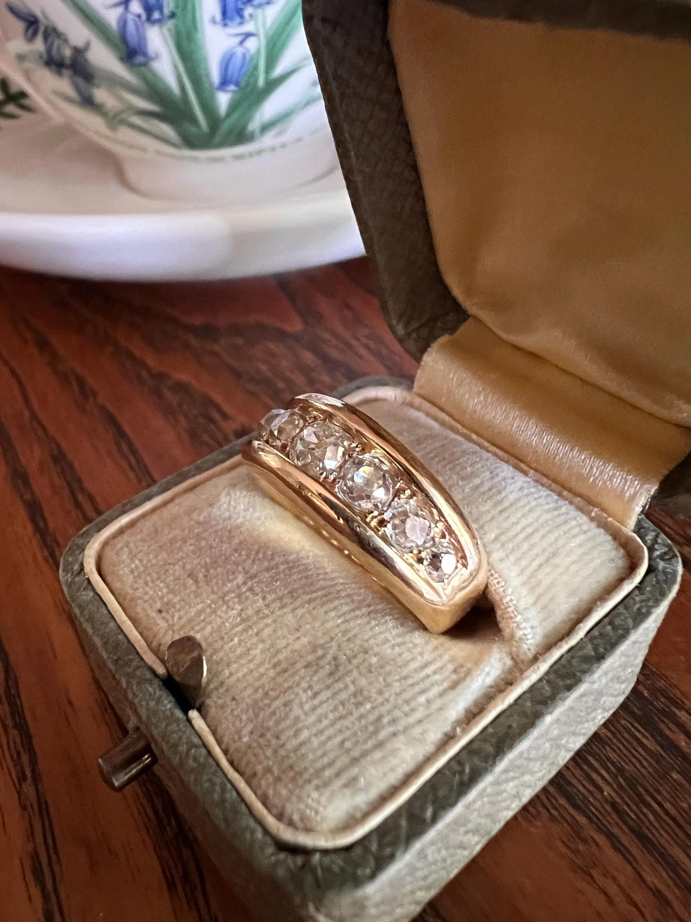 Chunky 1.25 Carat Old Mine Cut DIAMOND Channel Set Ring 10.5g 18k Gold HEAVY Vintage to Antique Wedding Stacker 8.3mm Wide Band French OMC - Image 2