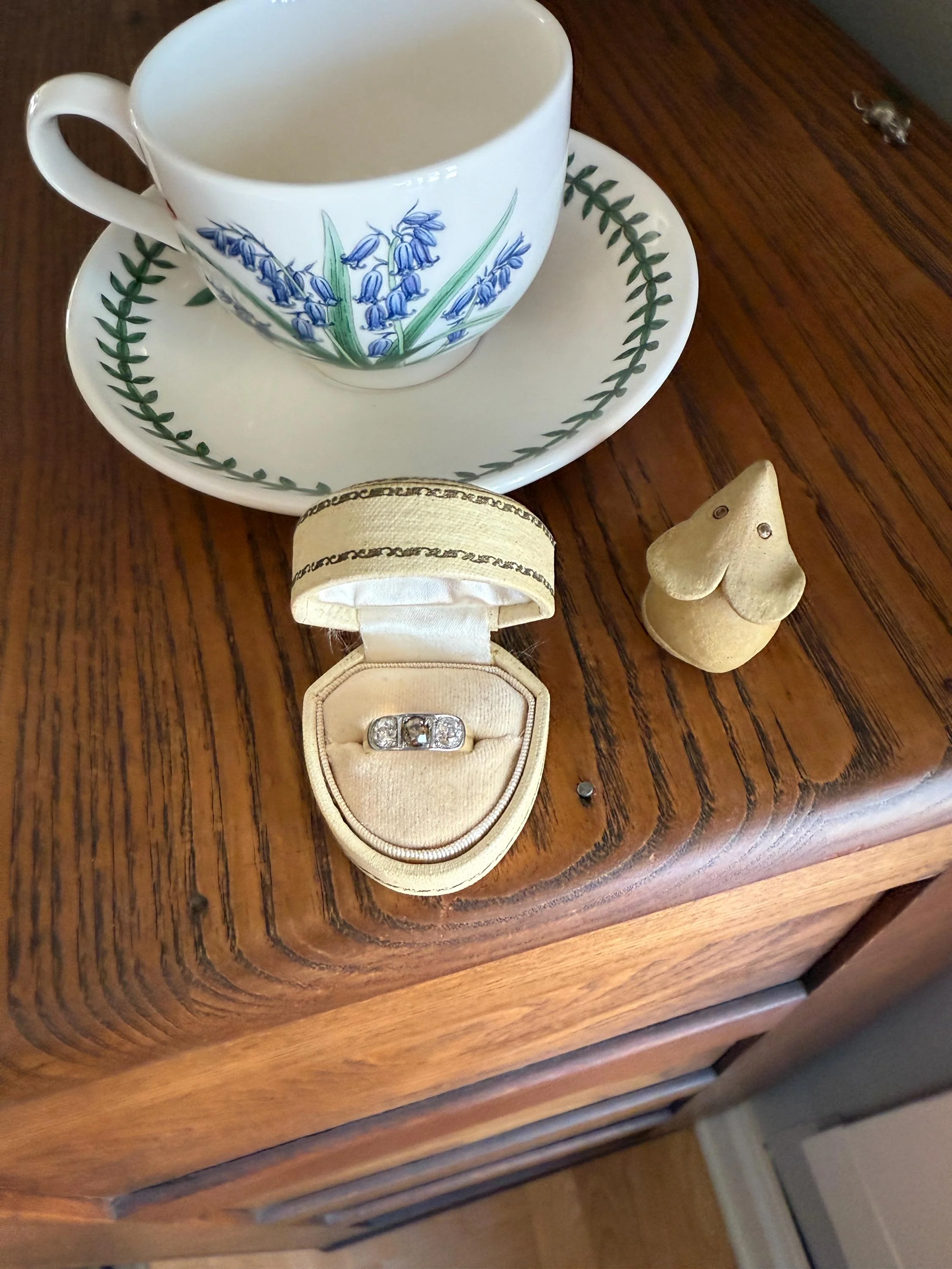 Chunky 1.65 Carat Antique Three Stone Old Mine Cut Diamond Chocolate Cognac Wide Band 18k Gold French Ring Belle Epoque Stacker - Image 7
