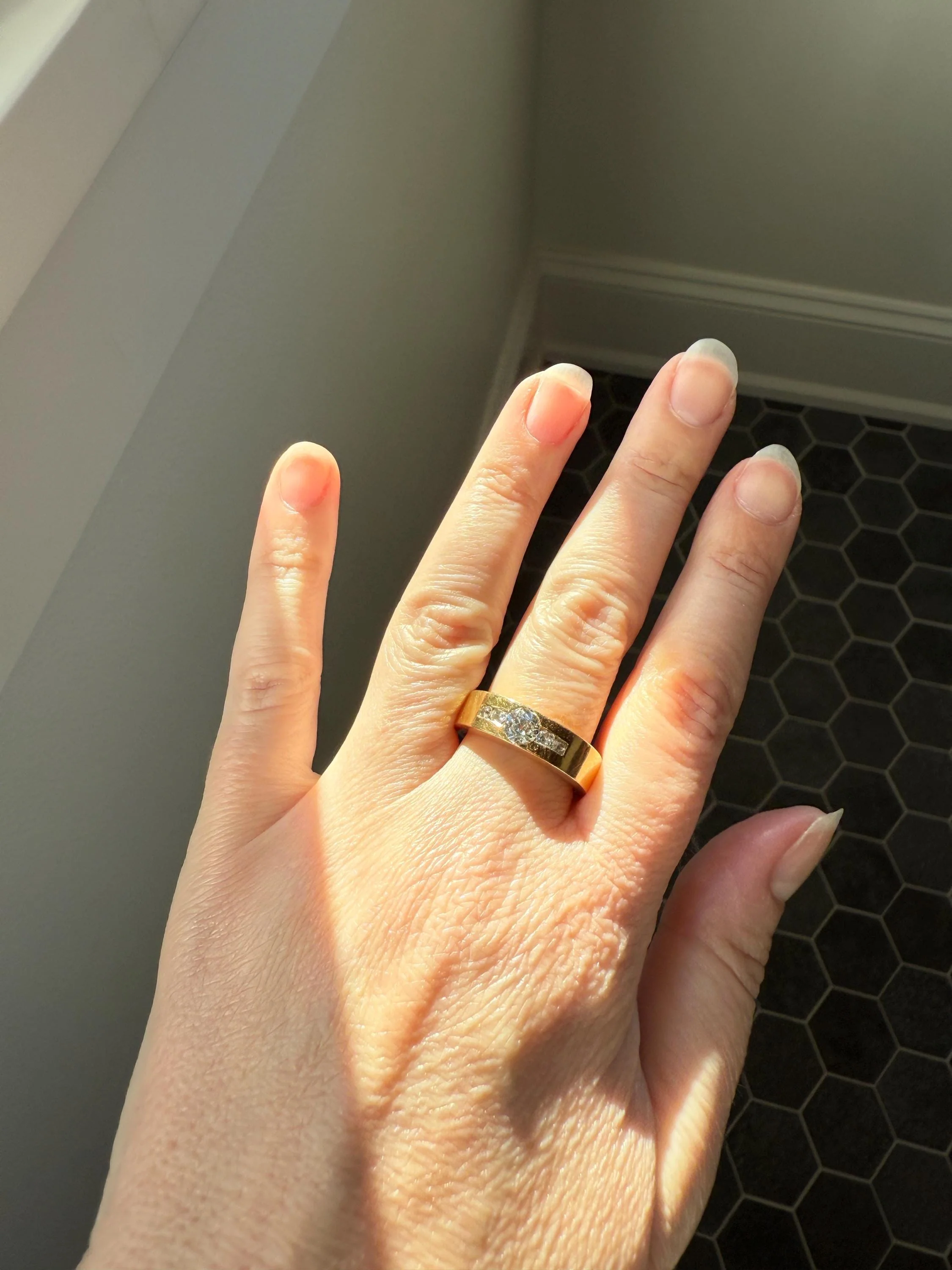Chunky Unisex Eye Clean .9 Carat Ctw Old Mine Cut DIAMOND Cigar Band Heavy 8.2g 18k Gold Gypsy Ring Stacker Five Stone Vintage to Antique - Image 10