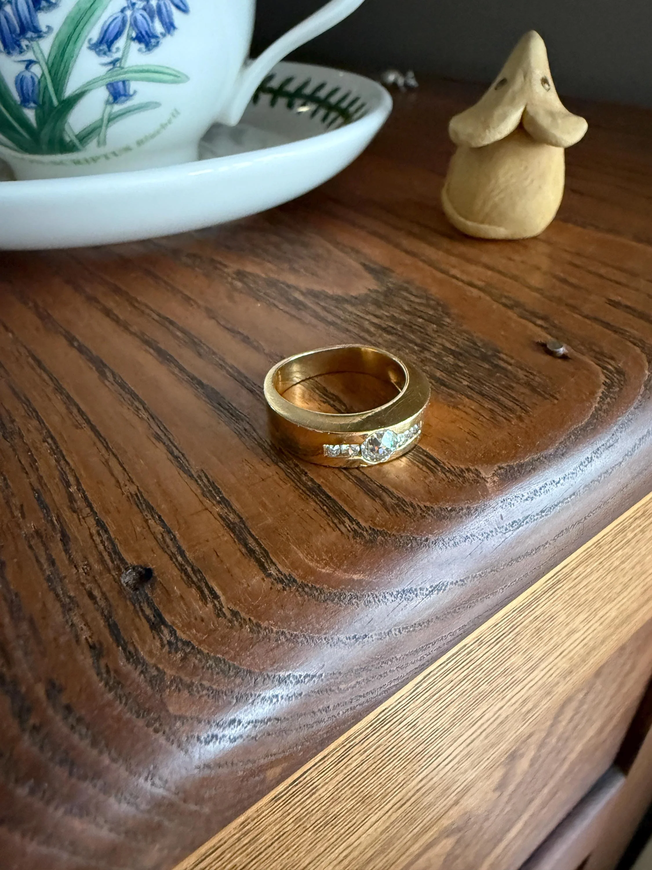Chunky Unisex Eye Clean .9 Carat Ctw Old Mine Cut DIAMOND Cigar Band Heavy 8.2g 18k Gold Gypsy Ring Stacker Five Stone Vintage to Antique - Image 14