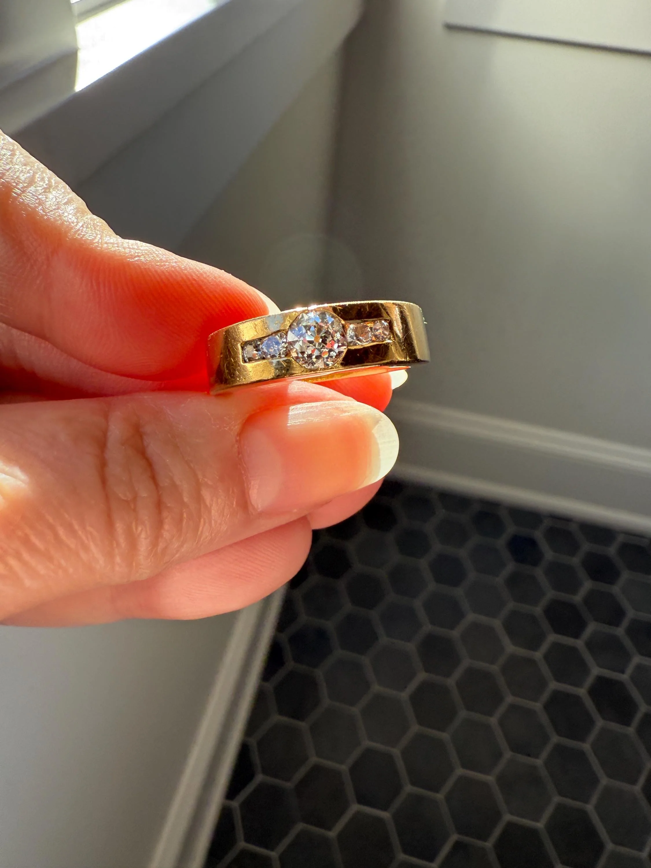 Chunky Unisex Eye Clean .9 Carat Ctw Old Mine Cut DIAMOND Cigar Band Heavy 8.2g 18k Gold Gypsy Ring Stacker Five Stone Vintage to Antique - Image 8