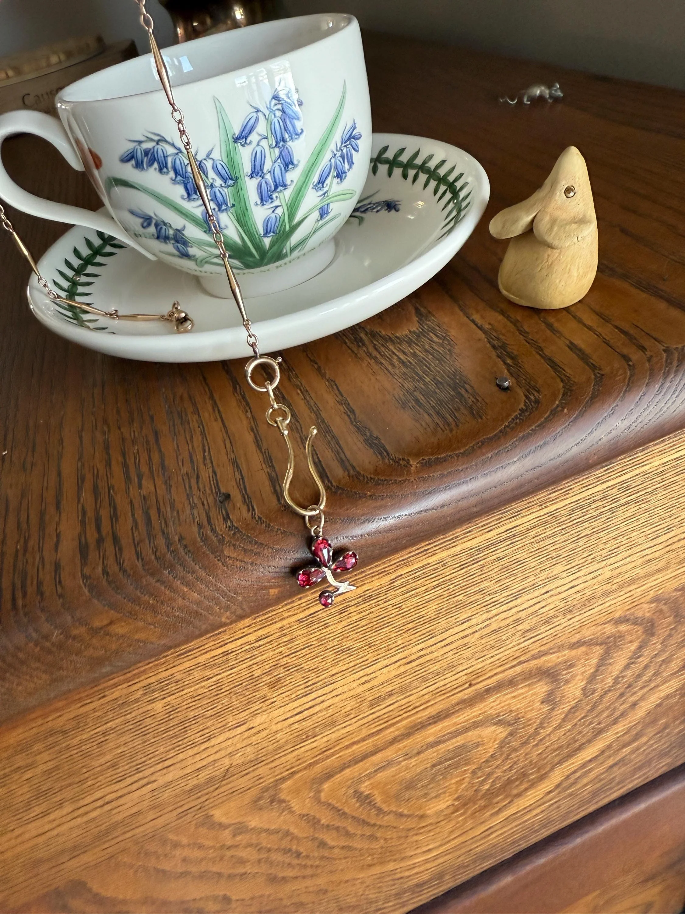 CLOVER Perpignan Garnet Victorian Era French Antique Charm Pendant 18k Gold Neckmess Neckstack Bracelet Figural Lucky Good Luck - Image 2