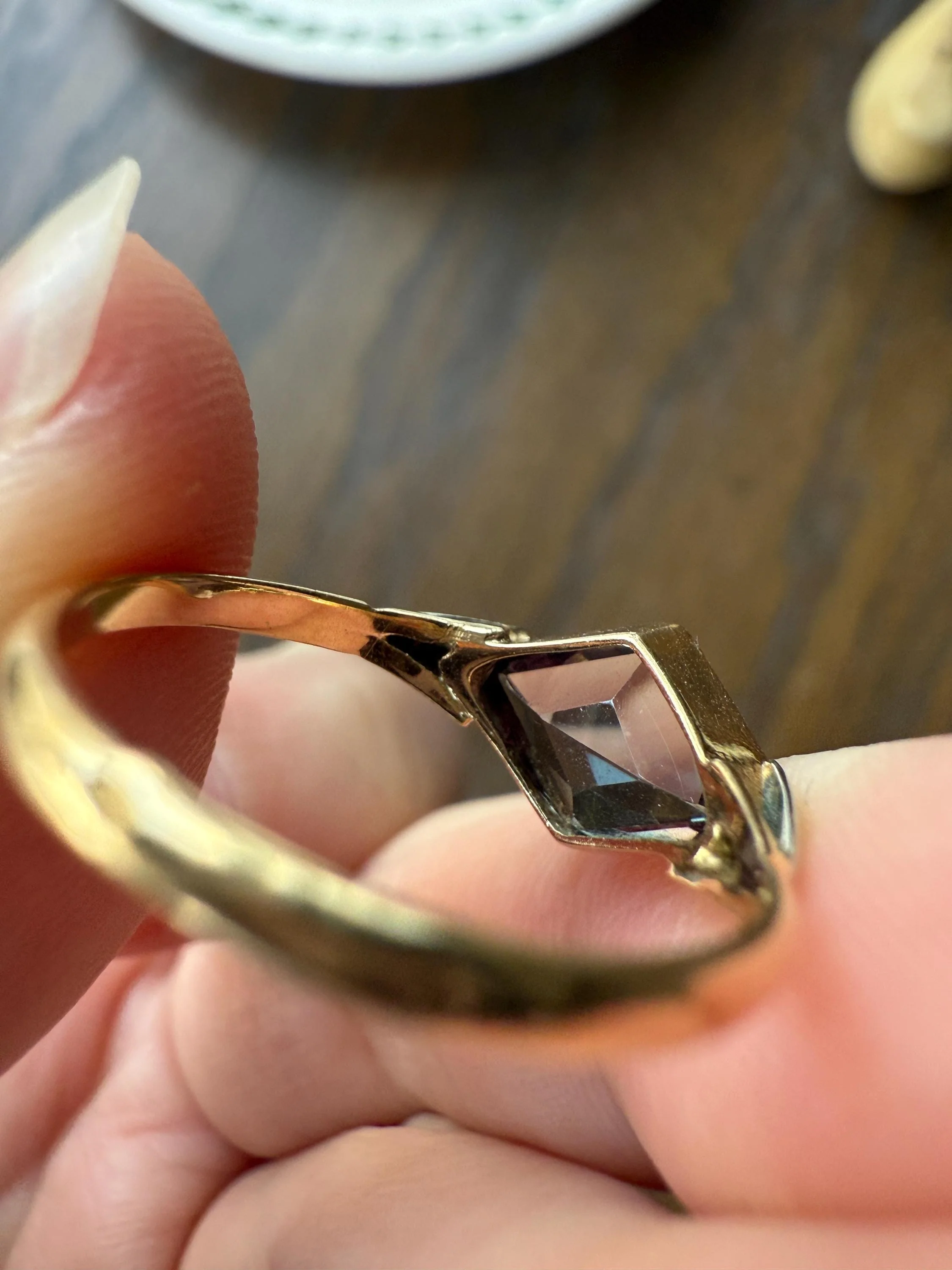 Color Change Indigo Purple Blue SAPPHIRE or Alexandrite? East West KITE Lozenge 18k French Vintage to Art Deco Ring Geometric Stacker Band - Image 20