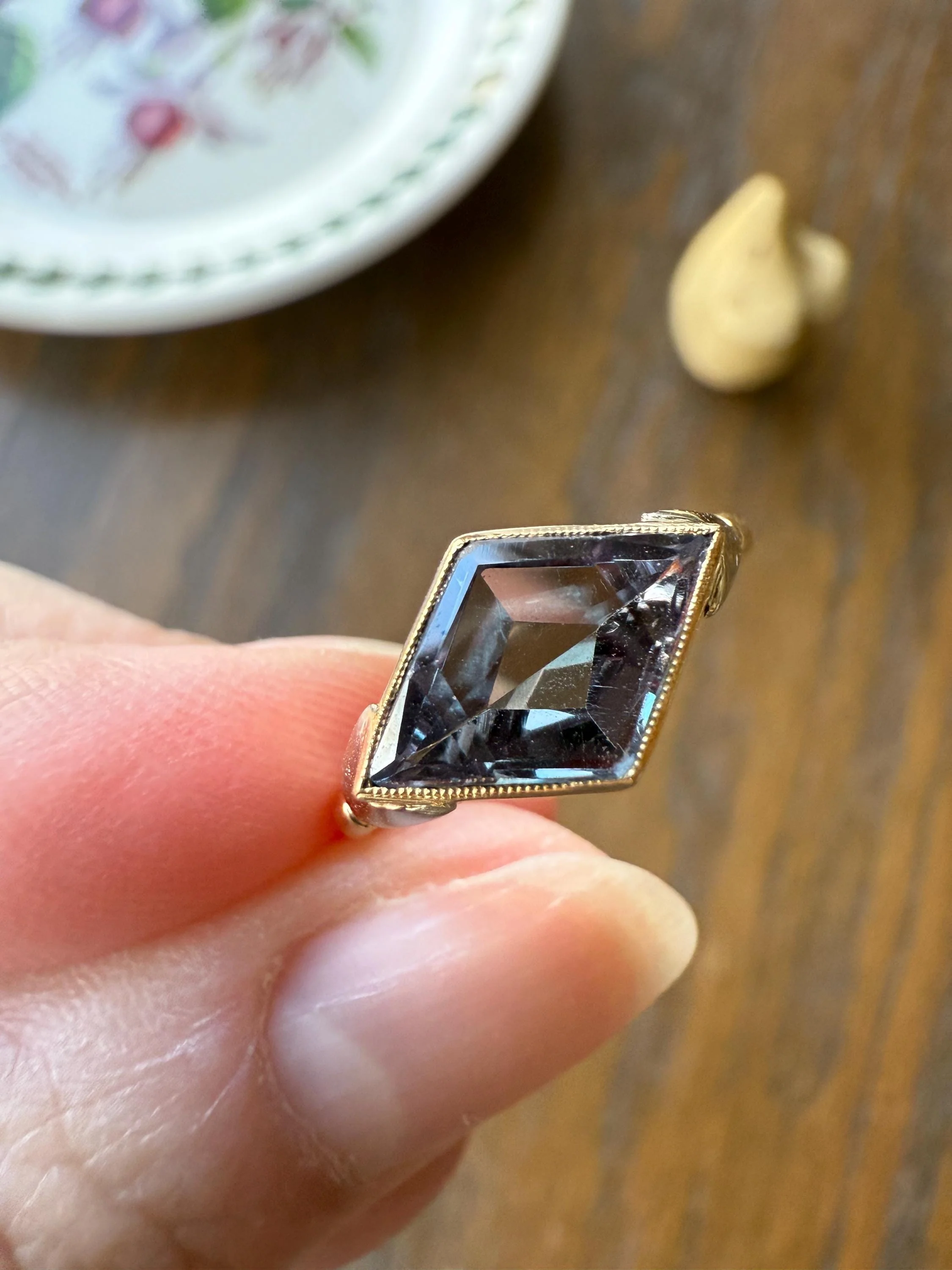 Color Change Indigo Purple Blue SAPPHIRE or Alexandrite? East West KITE Lozenge 18k French Vintage to Art Deco Ring Geometric Stacker Band - Image 6