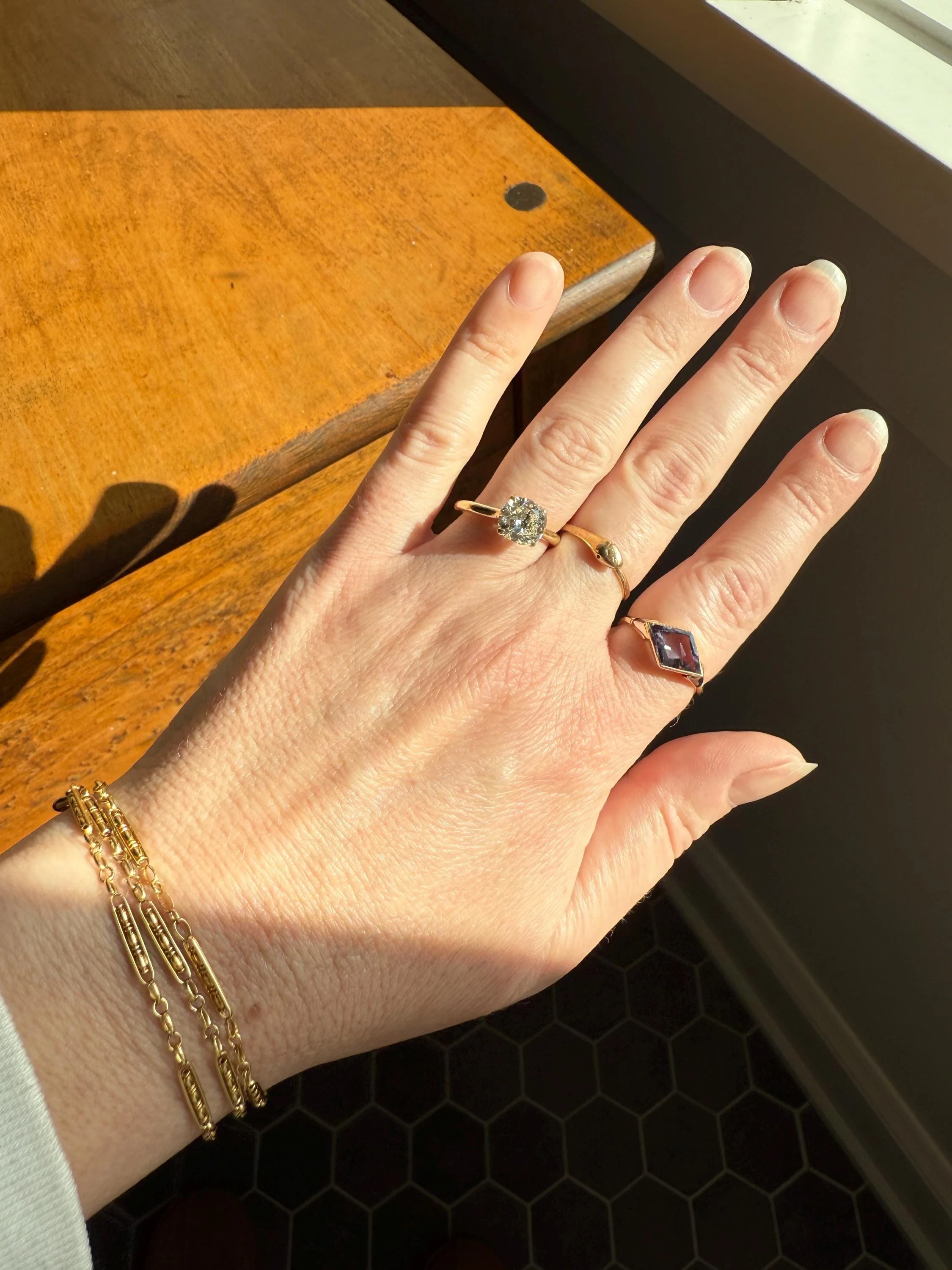 Color Change Indigo Purple Blue SAPPHIRE or Alexandrite? East West KITE Lozenge 18k French Vintage to Art Deco Ring Geometric Stacker Band - Image 8