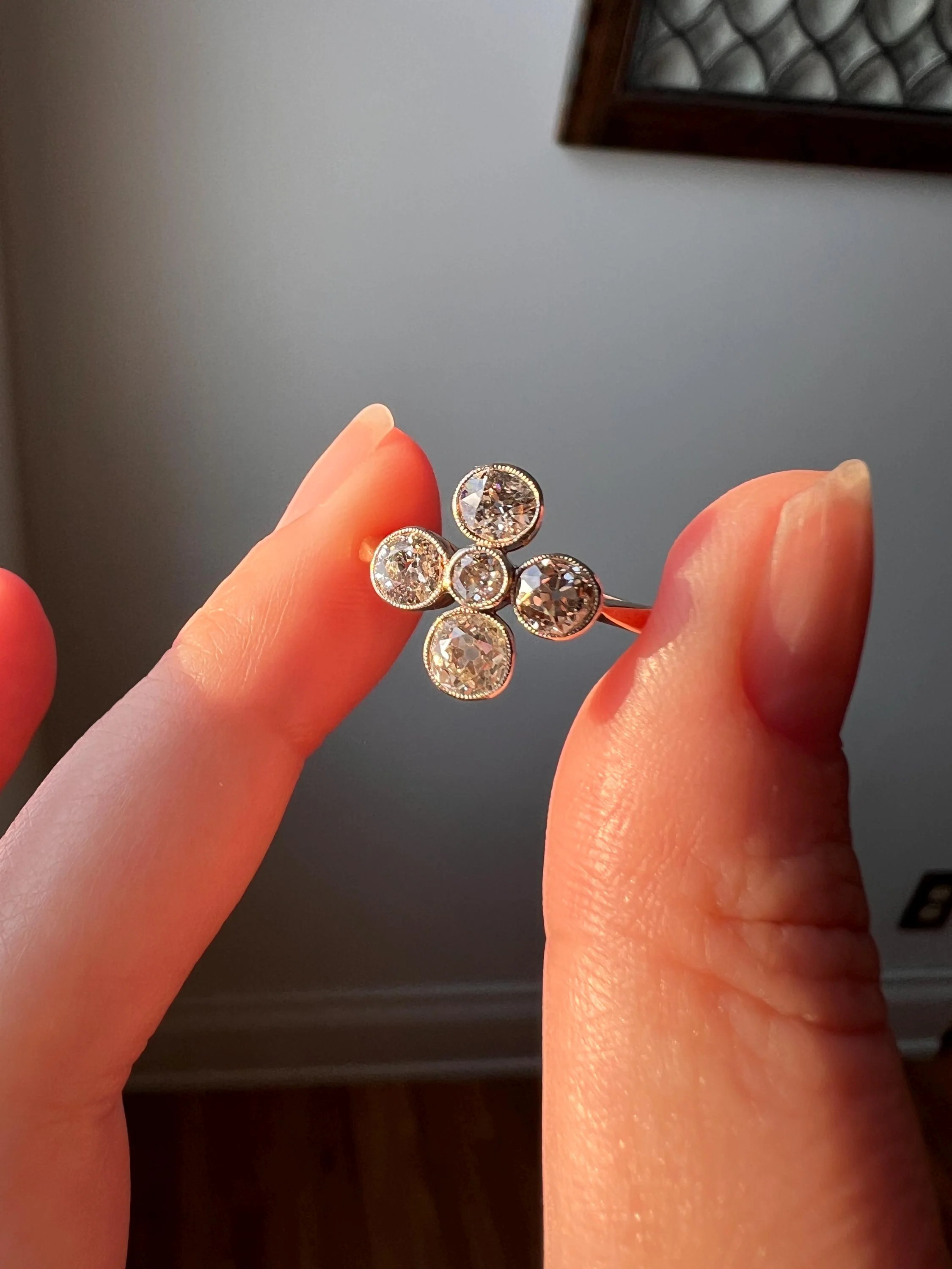 CRUCIFORM 1.25 Carat Old Mine Cut DIAMOND Ring Antique EDWARDIAN 18k Gold Platinum Five Stone - Image 3