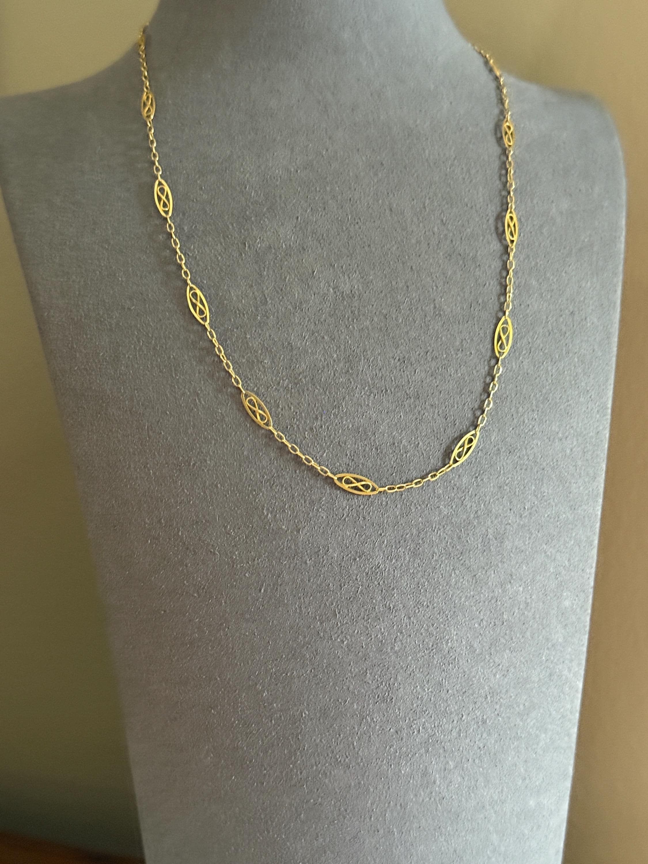 Dainty French Vintage to Art Deco Antique Chain 18k Gold Solid Oval Alternating Infinity Links 18.75" Necklace 4.5g - Image 9