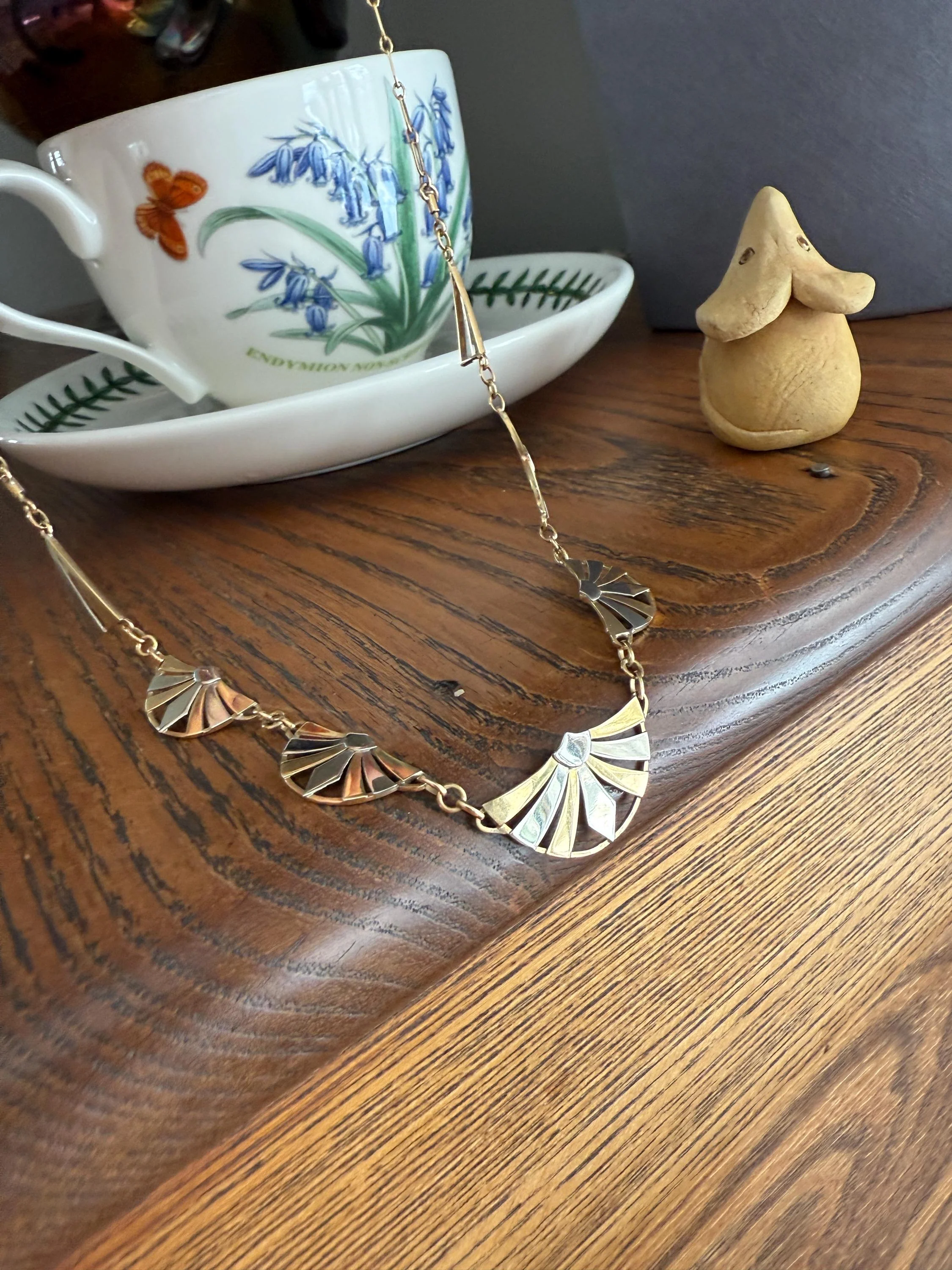 DAISIES French Art Deco Antique 18k Gold Floral Fan Two Tone Necklace Drapery Chain Collar Flower Pendants Figural - Image 10