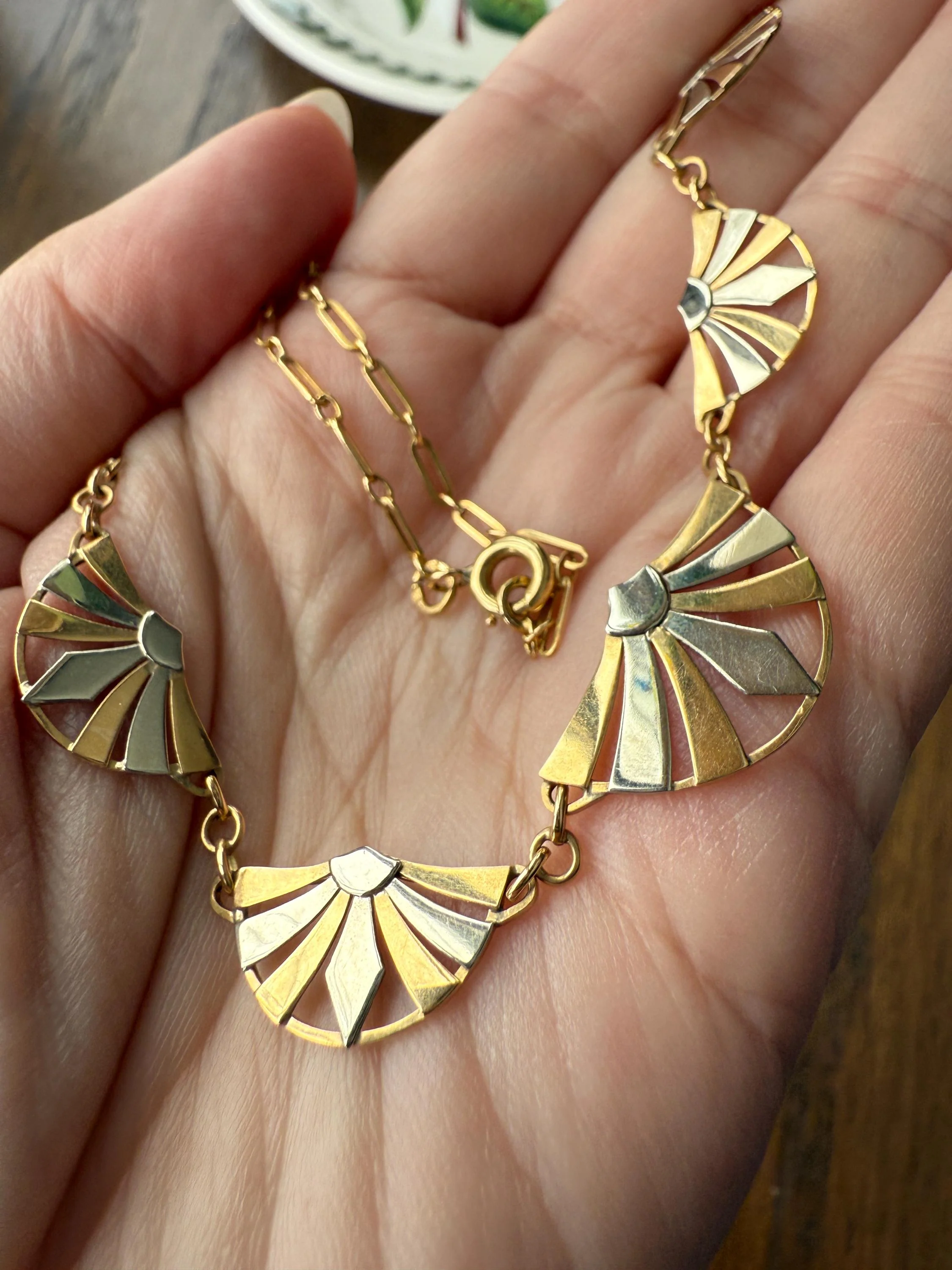DAISIES French Art Deco Antique 18k Gold Floral Fan Two Tone Necklace Drapery Chain Collar Flower Pendants Figural - Image 12