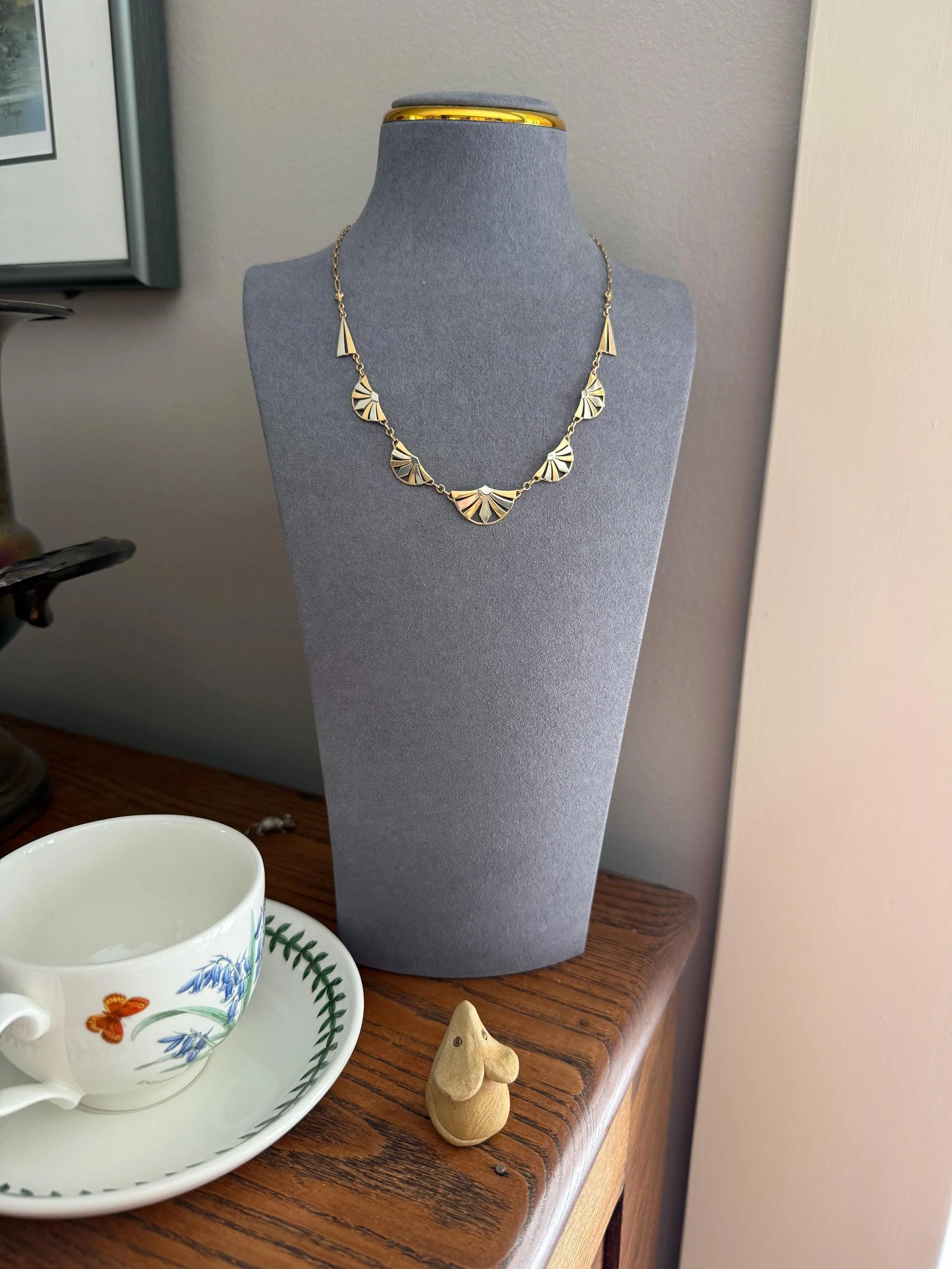 DAISIES French Art Deco Antique 18k Gold Floral Fan Two Tone Necklace Drapery Chain Collar Flower Pendants Figural - Image 8