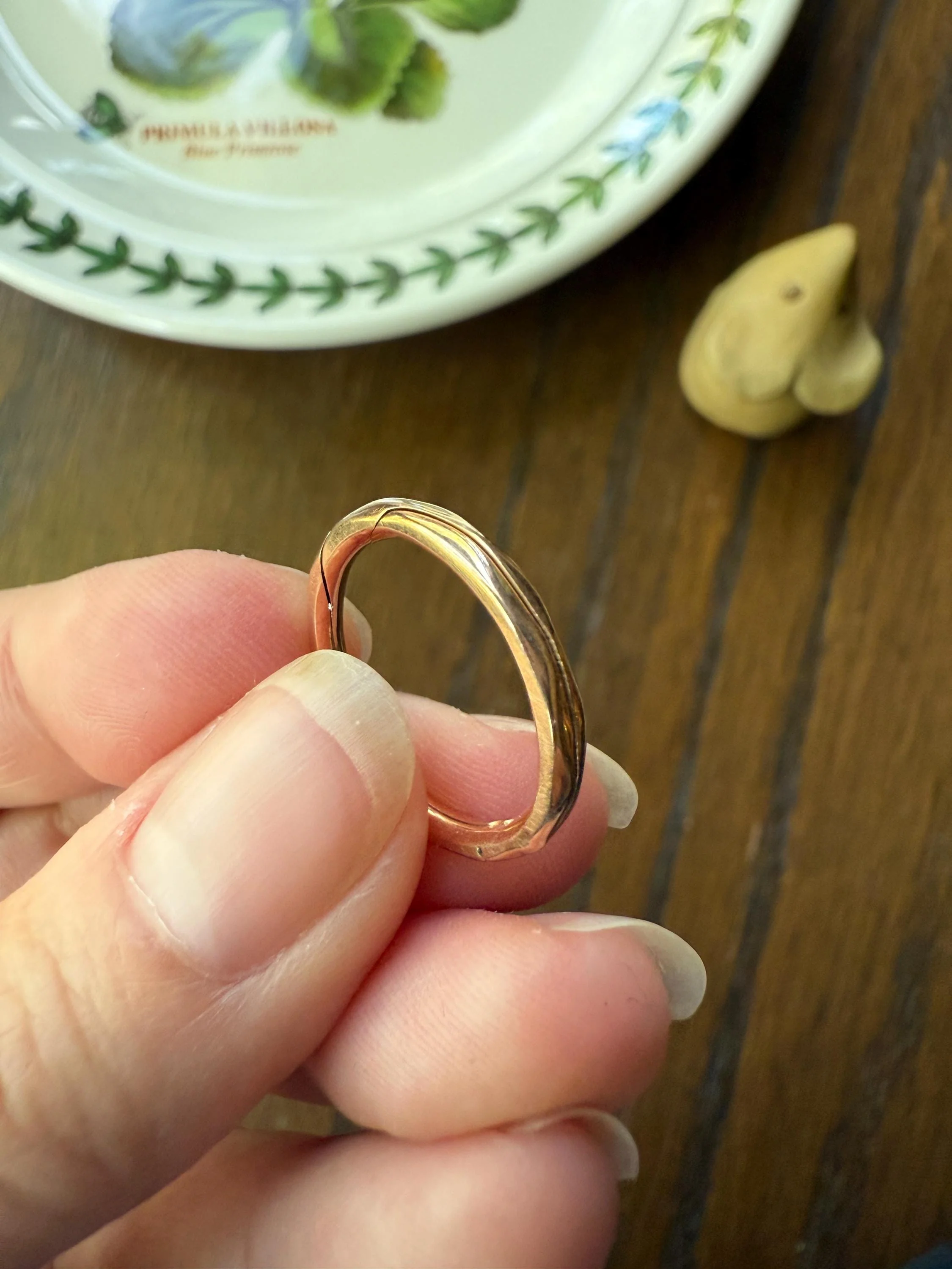 DATED 1833 GEORGIAN Era French Antique 18k Gold GIMMEL Twin Wedding Band Skinny Puzzle RiNG Beveled Faceted - Image 5
