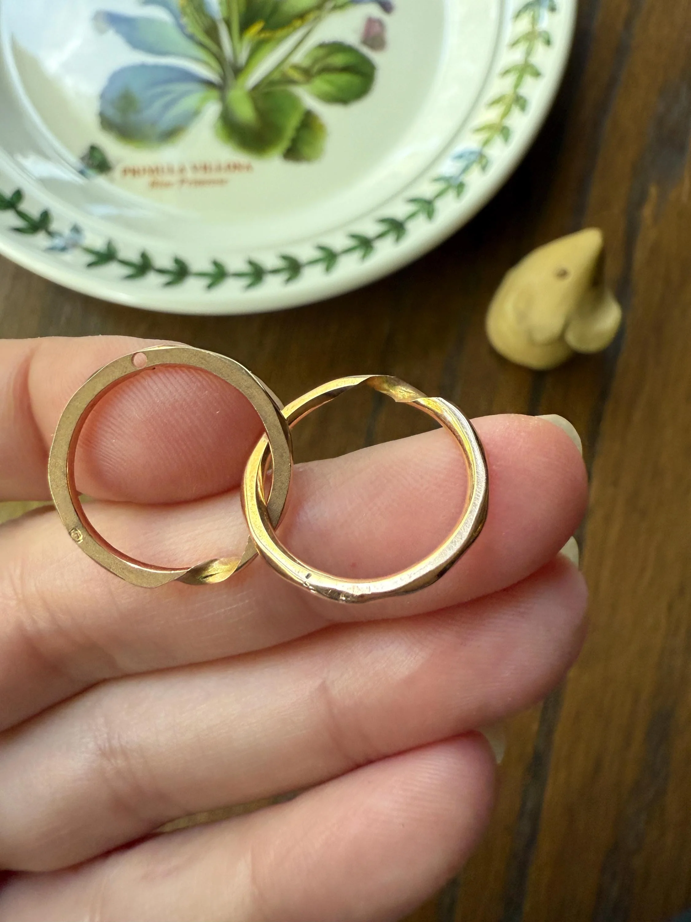 DATED 1833 GEORGIAN Era French Antique 18k Gold GIMMEL Twin Wedding Band Skinny Puzzle RiNG Beveled Faceted - Image 8