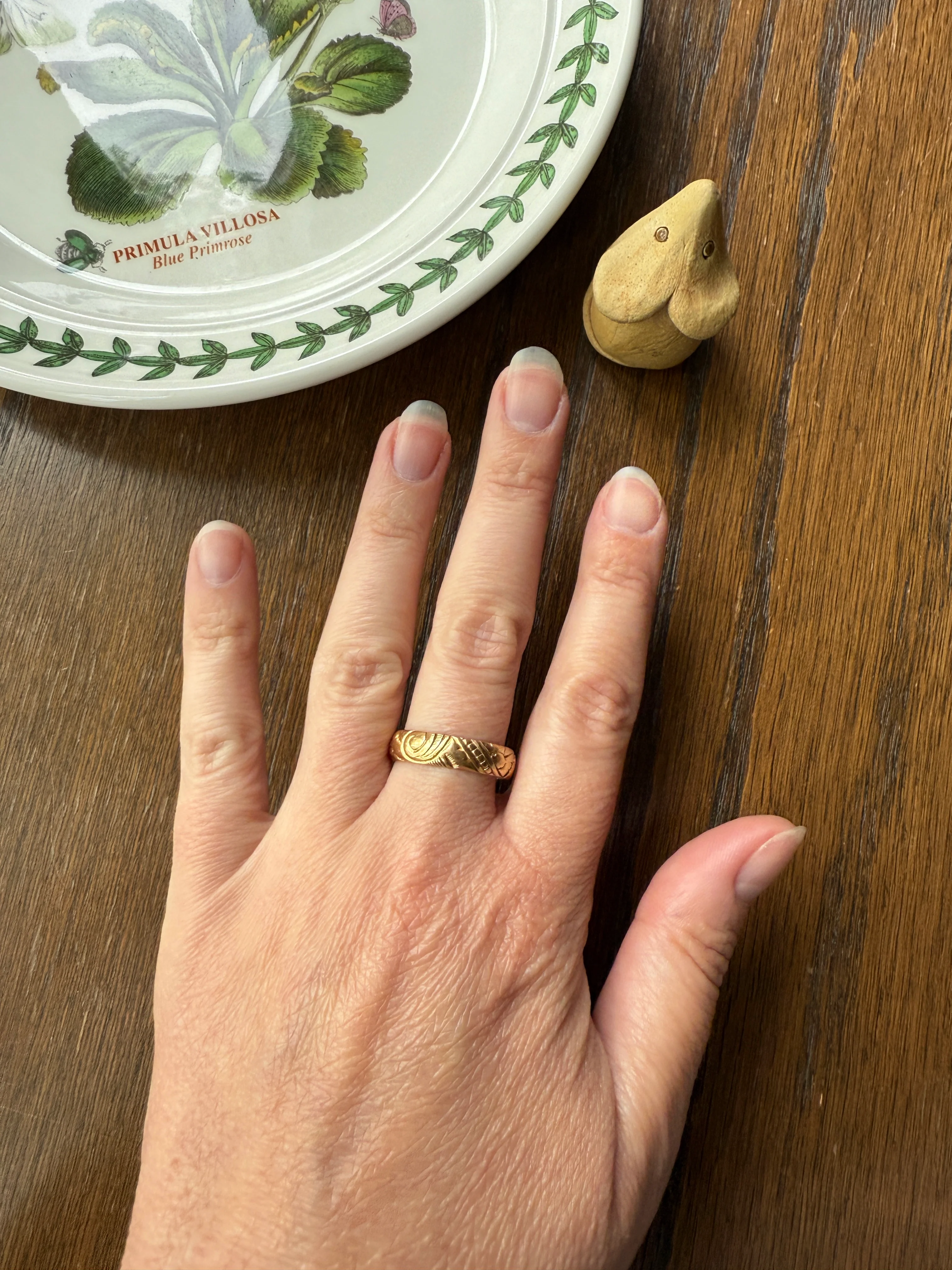 Dated FLORAL Embossed 5mm Scrolled Vintage c1960 Wedding Band 18k Gold Solid Eternity Ring Ornate Engraved Stacker Victorian Style - Image 18