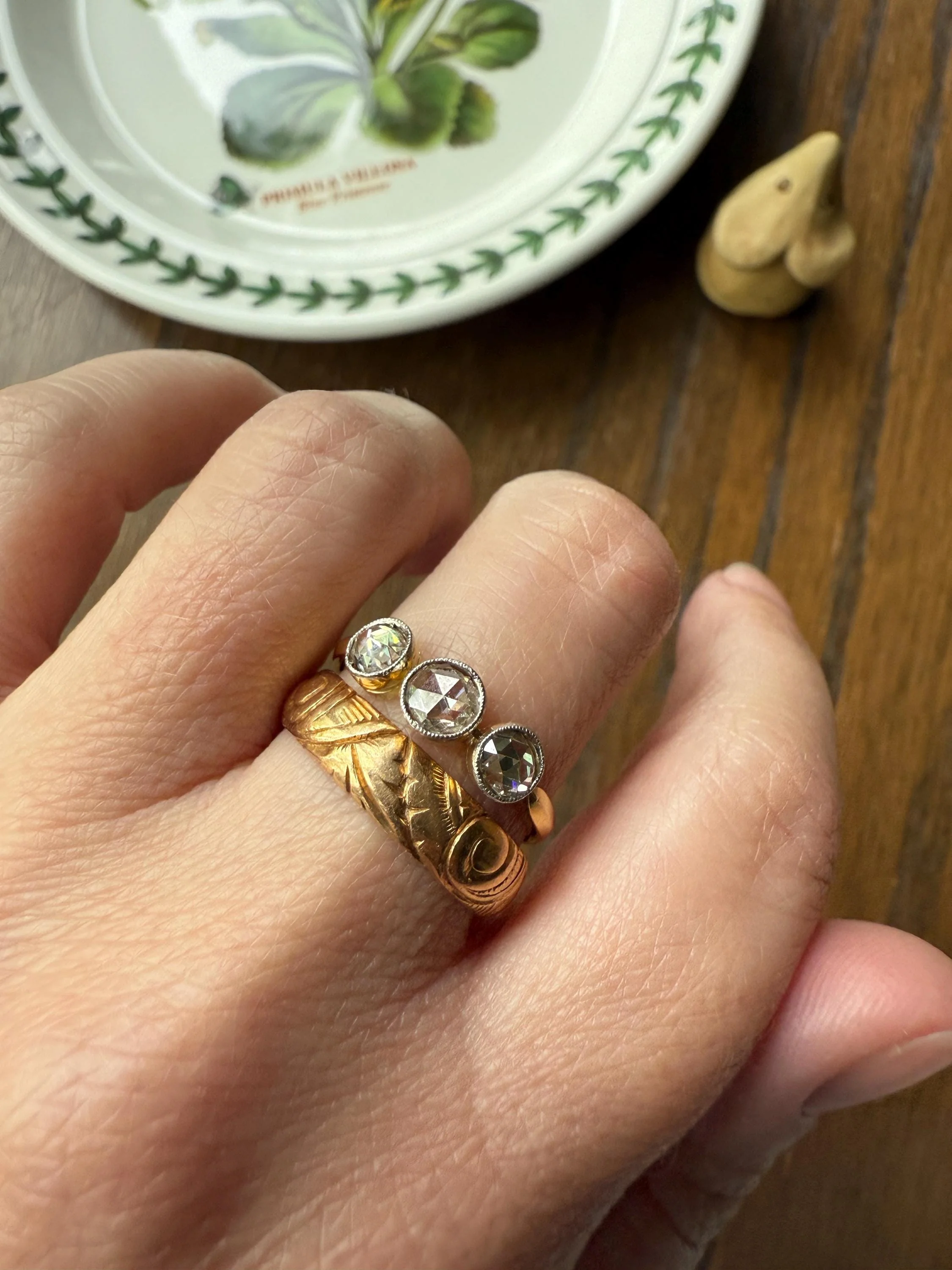 Dated FLORAL Embossed 5mm Scrolled Vintage c1960 Wedding Band 18k Gold Solid Eternity Ring Ornate Engraved Stacker Victorian Style - Image 3