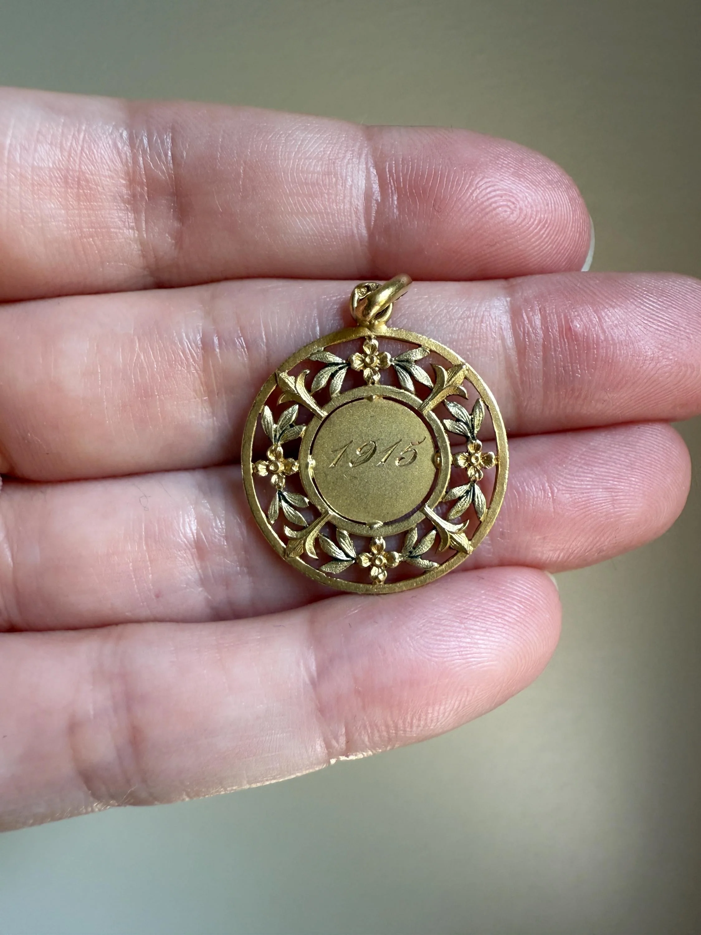 DATED June 1915 Souvenir Green Leaf Forget Me Not French Engraved Love Medal Art Nouveau Antique 18k Gold PENDANT Belle Epoque Floral Gift - Image 3