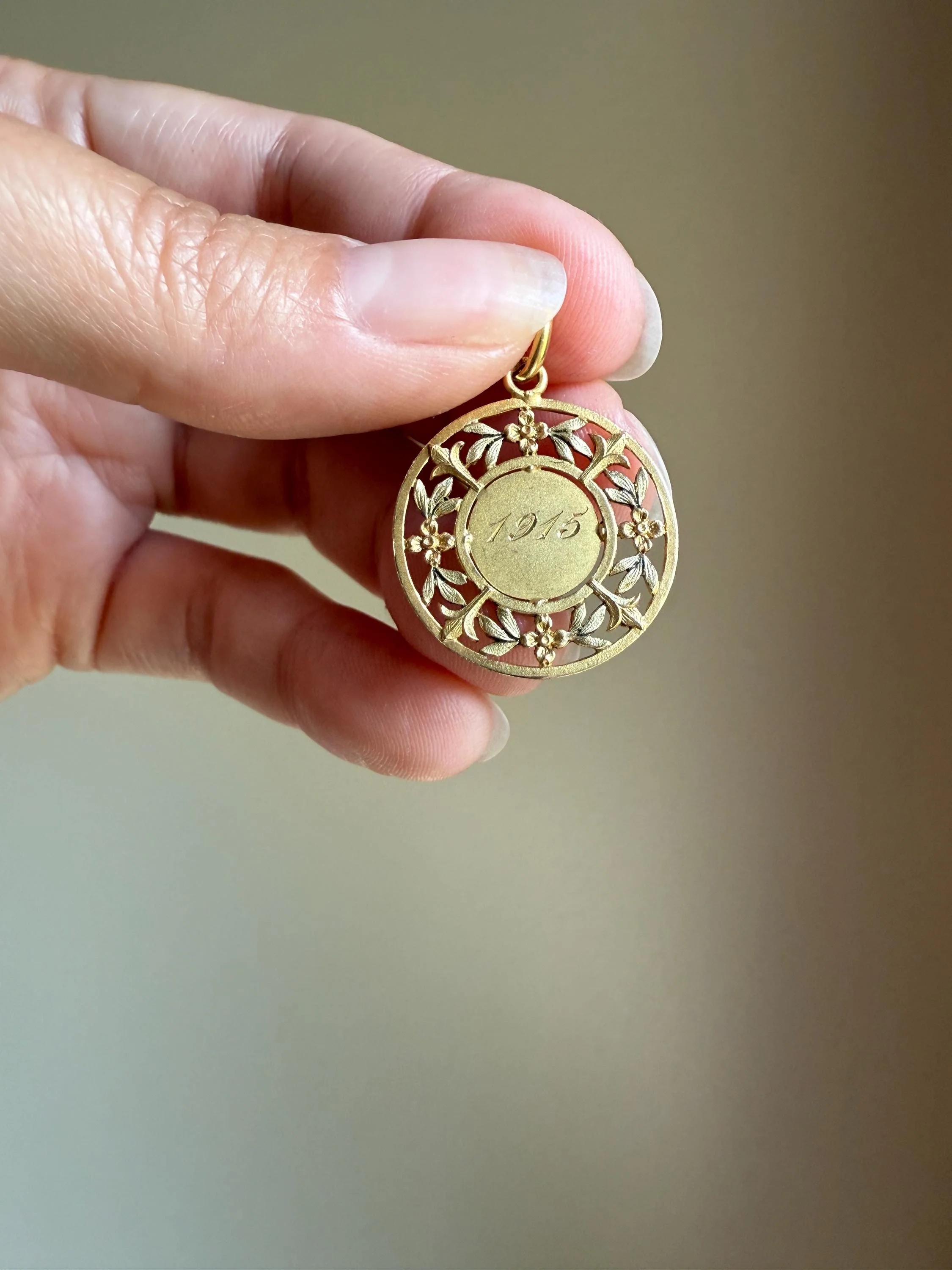 DATED June 1915 Souvenir Green Leaf Forget Me Not French Engraved Love Medal Art Nouveau Antique 18k Gold PENDANT Belle Epoque Floral Gift - Image 5