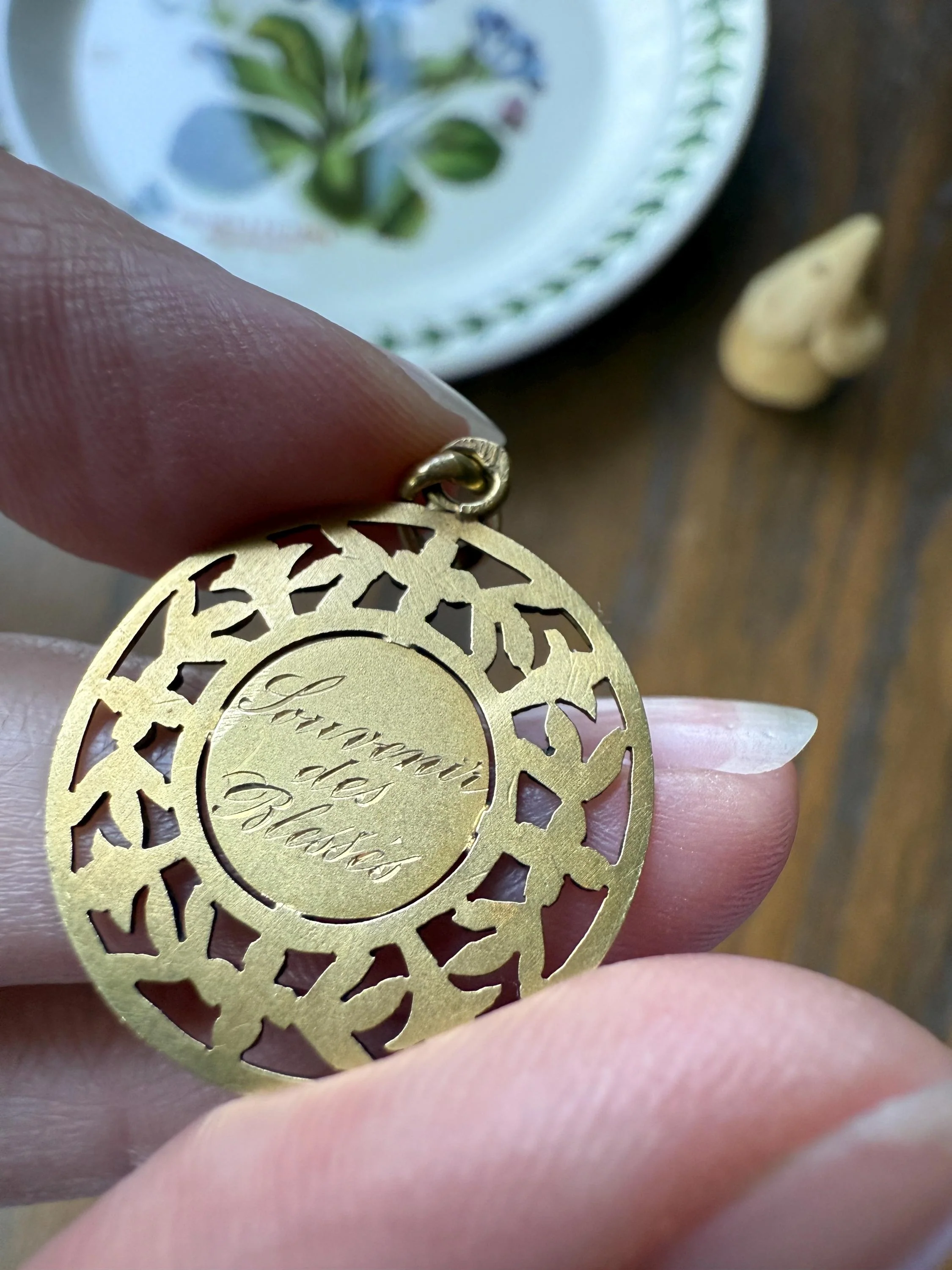 DATED June 1915 Souvenir Green Leaf Forget Me Not French Engraved Love Medal Art Nouveau Antique 18k Gold PENDANT Belle Epoque Floral Gift - Image 6