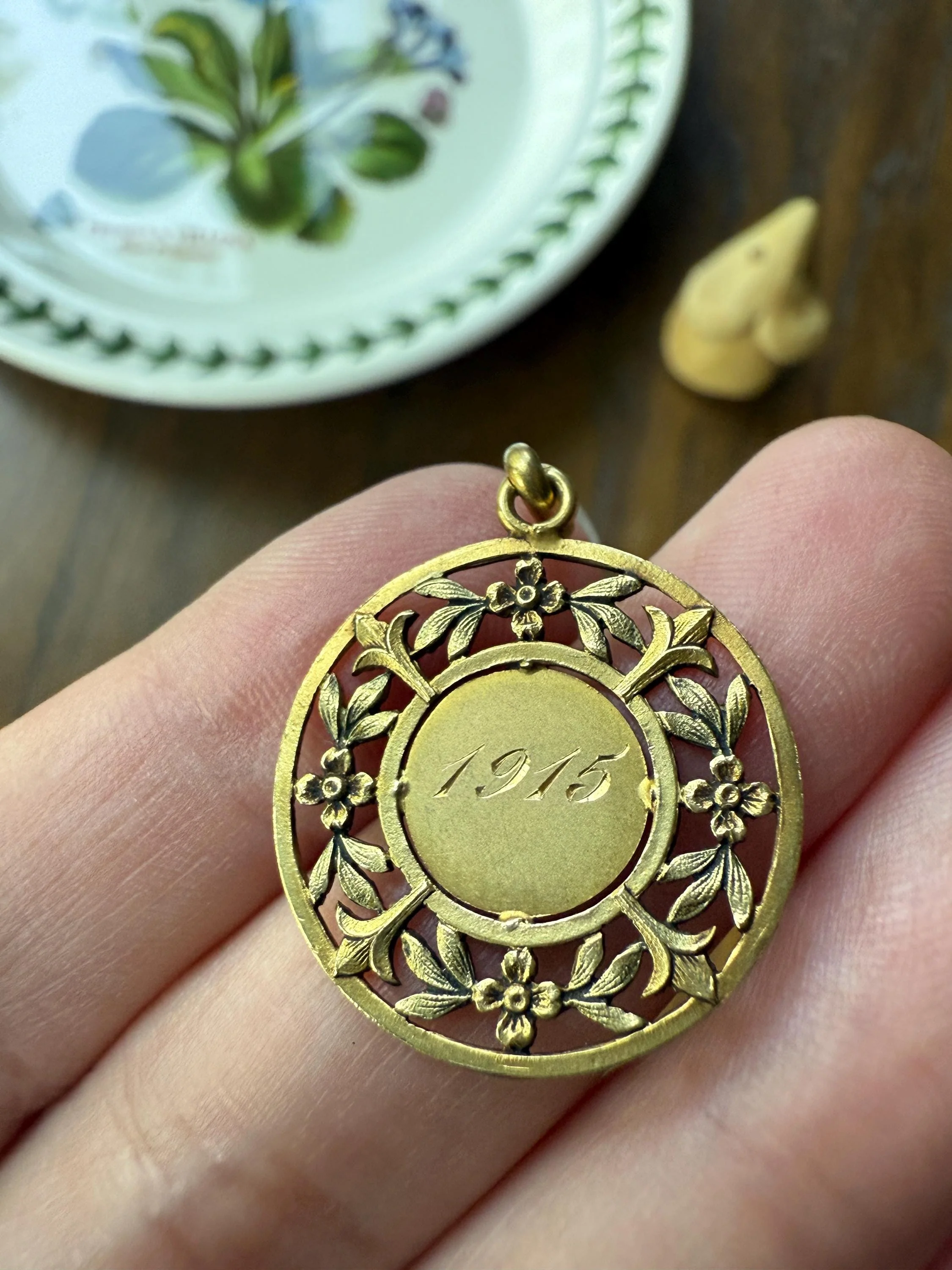 DATED June 1915 Souvenir Green Leaf Forget Me Not French Engraved Love Medal Art Nouveau Antique 18k Gold PENDANT Belle Epoque Floral Gift - Image 7