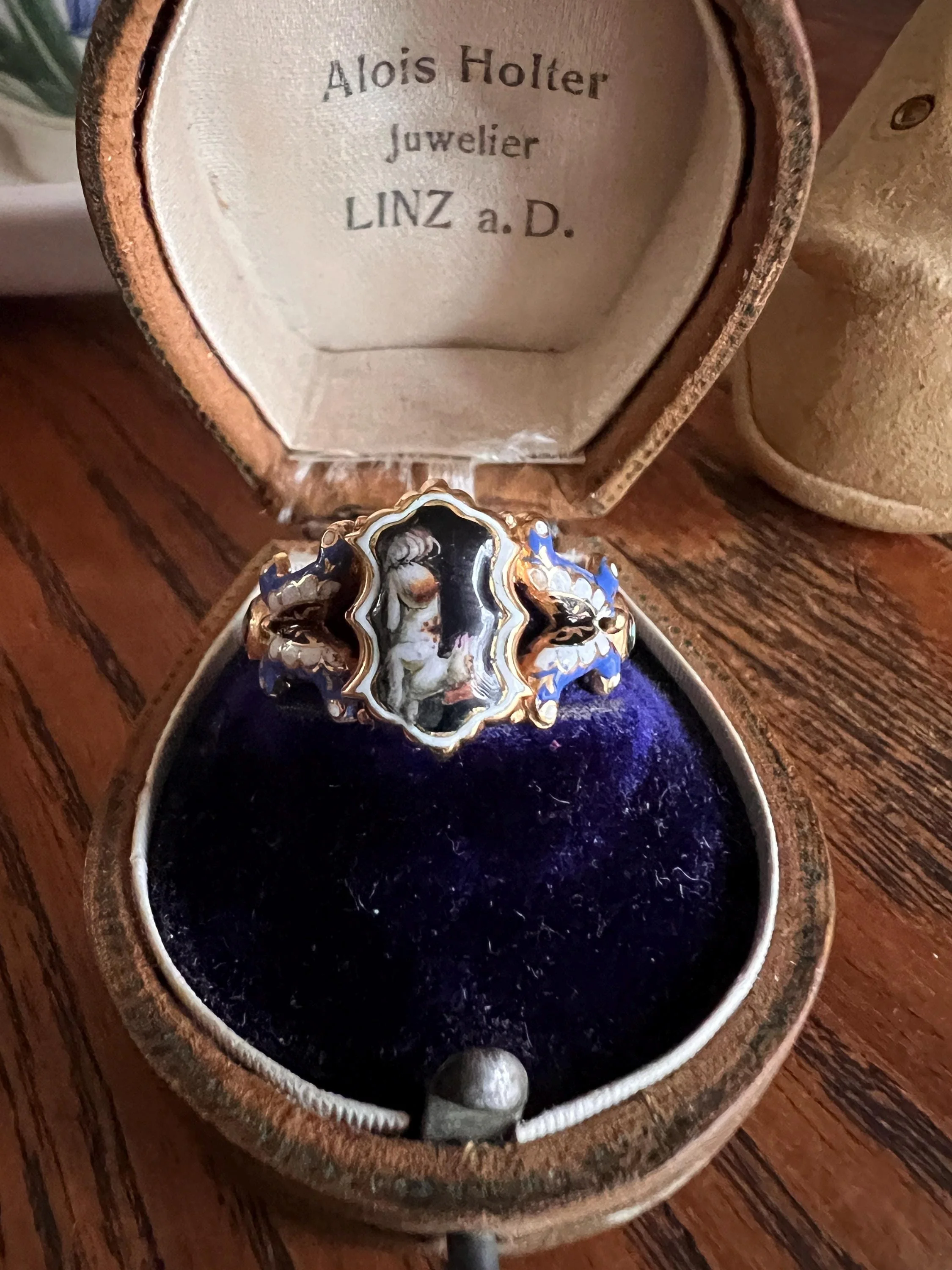 DOG Puppy Loyalty GEORGIAN Era LOCKET Poison Ring 18k Gold Enamel Figural Animal Jewelry Secret Compartment - Image 4