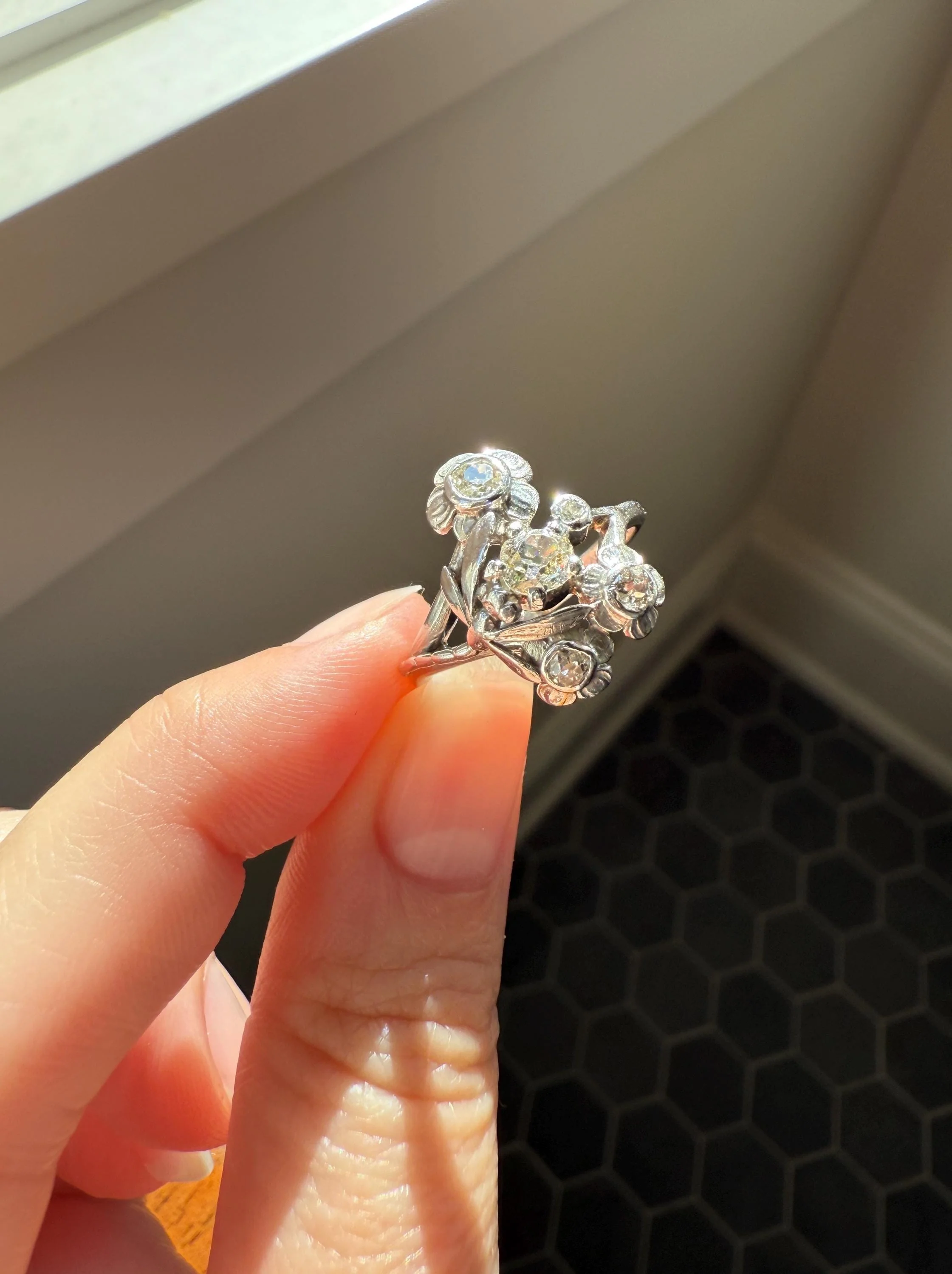 DRAGONFLY Special Dated 1922 Antique Ring 0.7 Carat Old Mine Cut DIAMONDS 18k White Gold Figural Flower Bouquet French Art Deco - Image 2