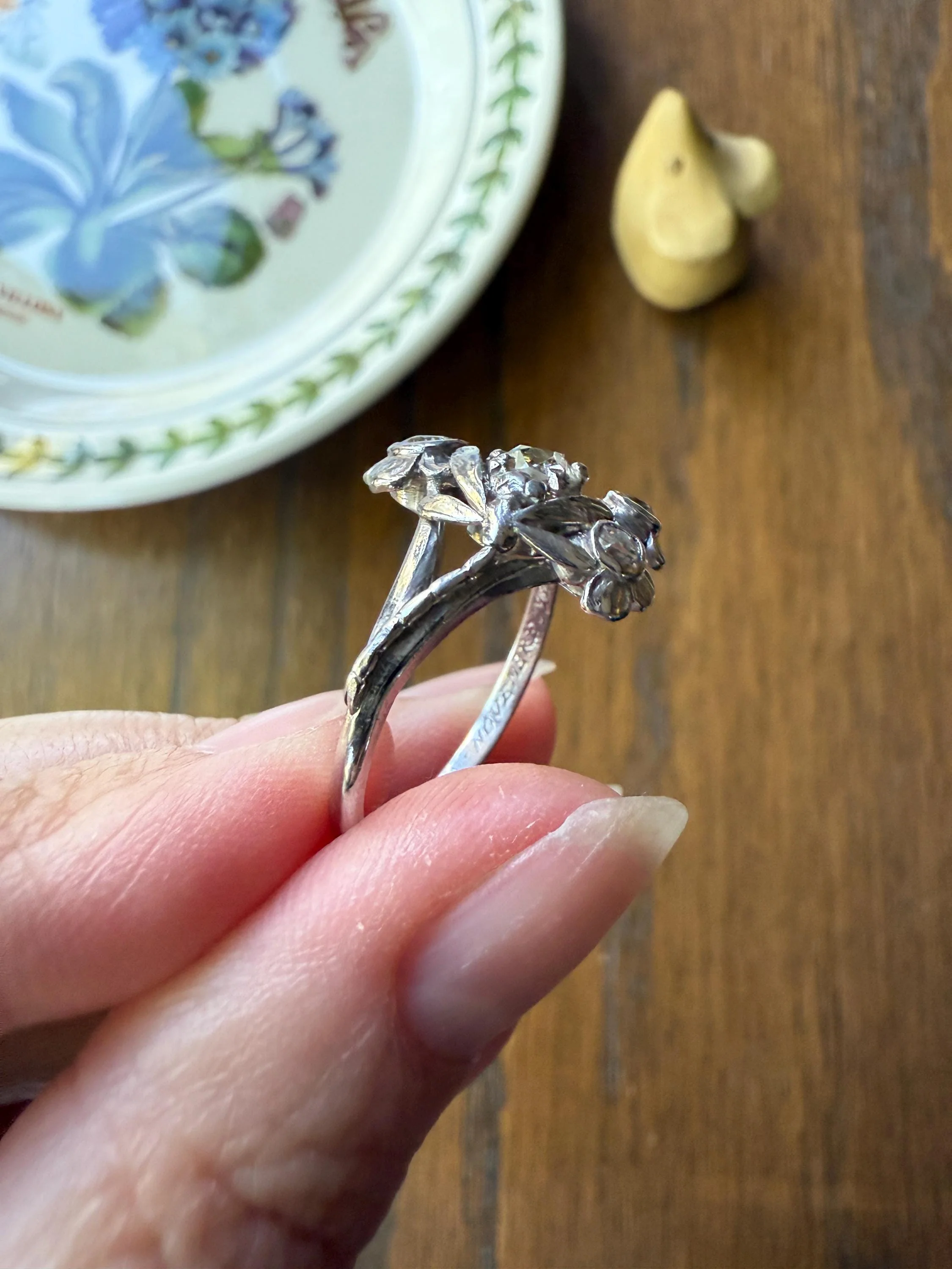 DRAGONFLY Special Dated 1922 Antique Ring 0.7 Carat Old Mine Cut DIAMONDS 18k White Gold Figural Flower Bouquet French Art Deco - Image 9