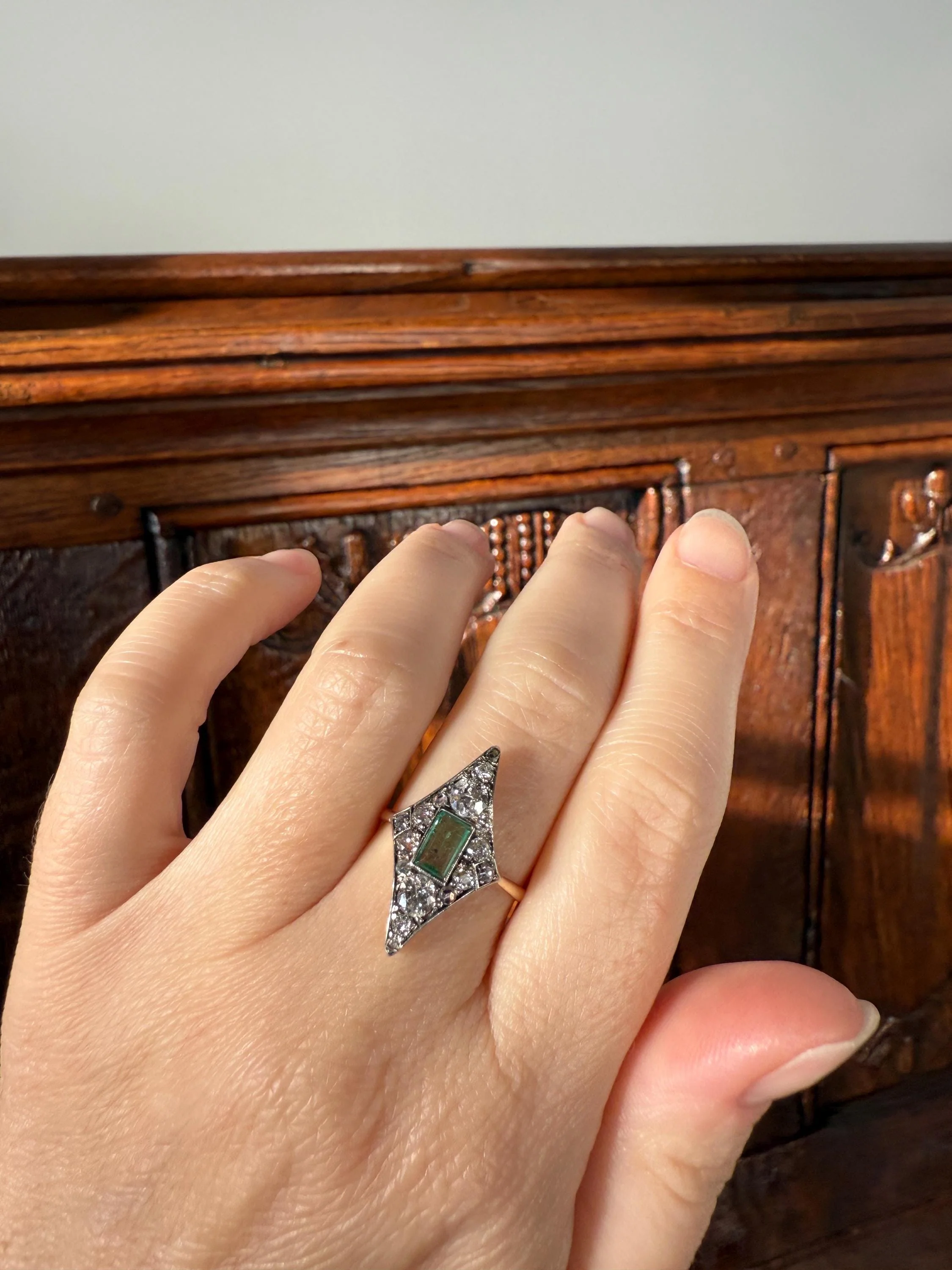 Dramatic Kite Shaped Panel Ring Green Natural Emerald 1 Carat Mixed Old Cut Diamonds Mine Rose Cluster 18k Gold & Platinum c1922 Art Deco - Image 2