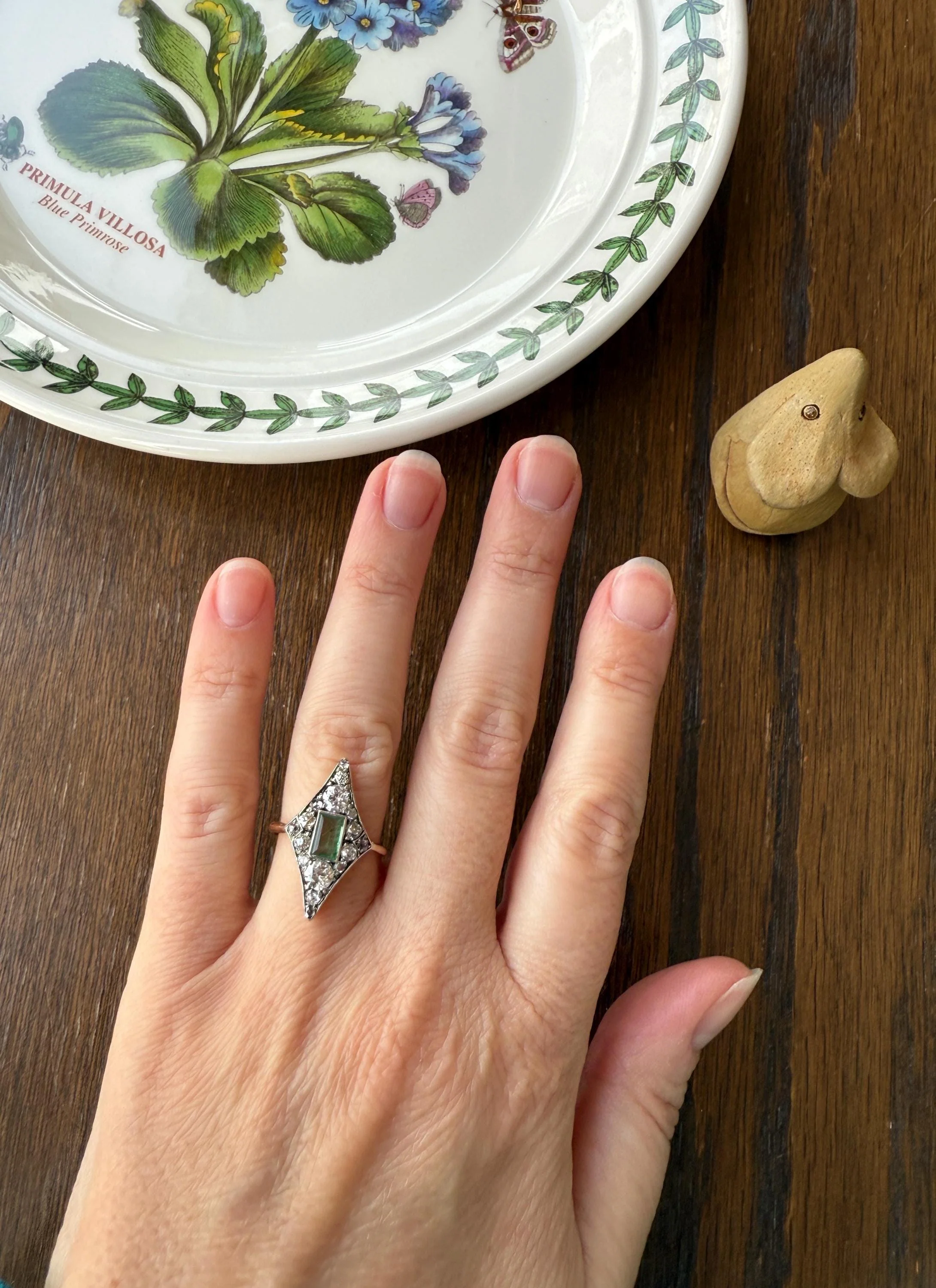 Dramatic Kite Shaped Panel Ring Green Natural Emerald 1 Carat Mixed Old Cut Diamonds Mine Rose Cluster 18k Gold & Platinum c1922 Art Deco - Image 9
