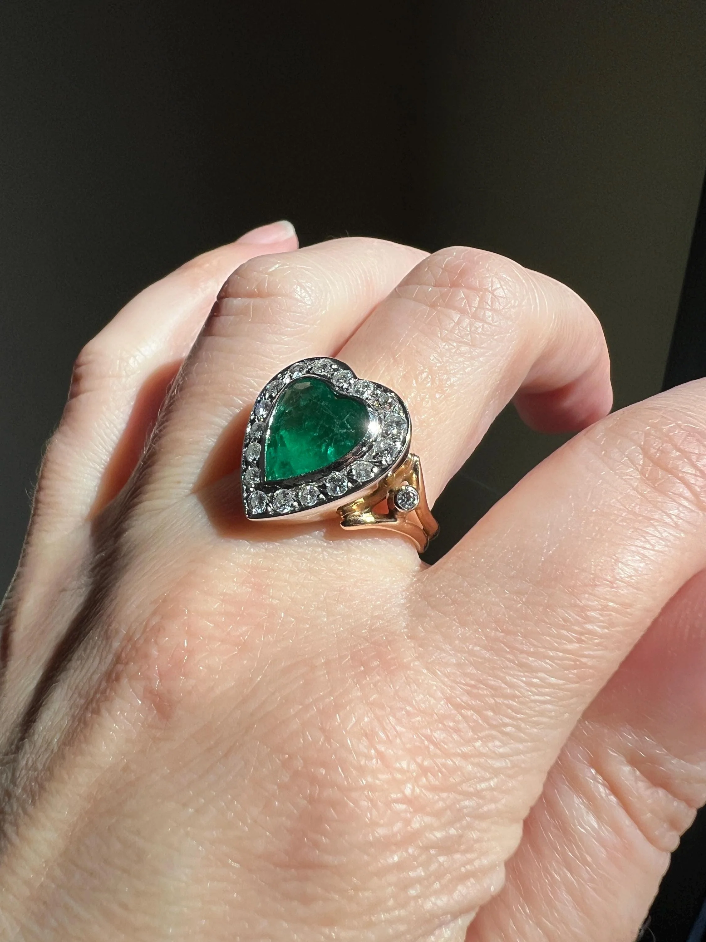 EMERALD HEART Cut French Vintage Diamond Halo Large Green Figural Ring Stacker 18k Gold - Image 11