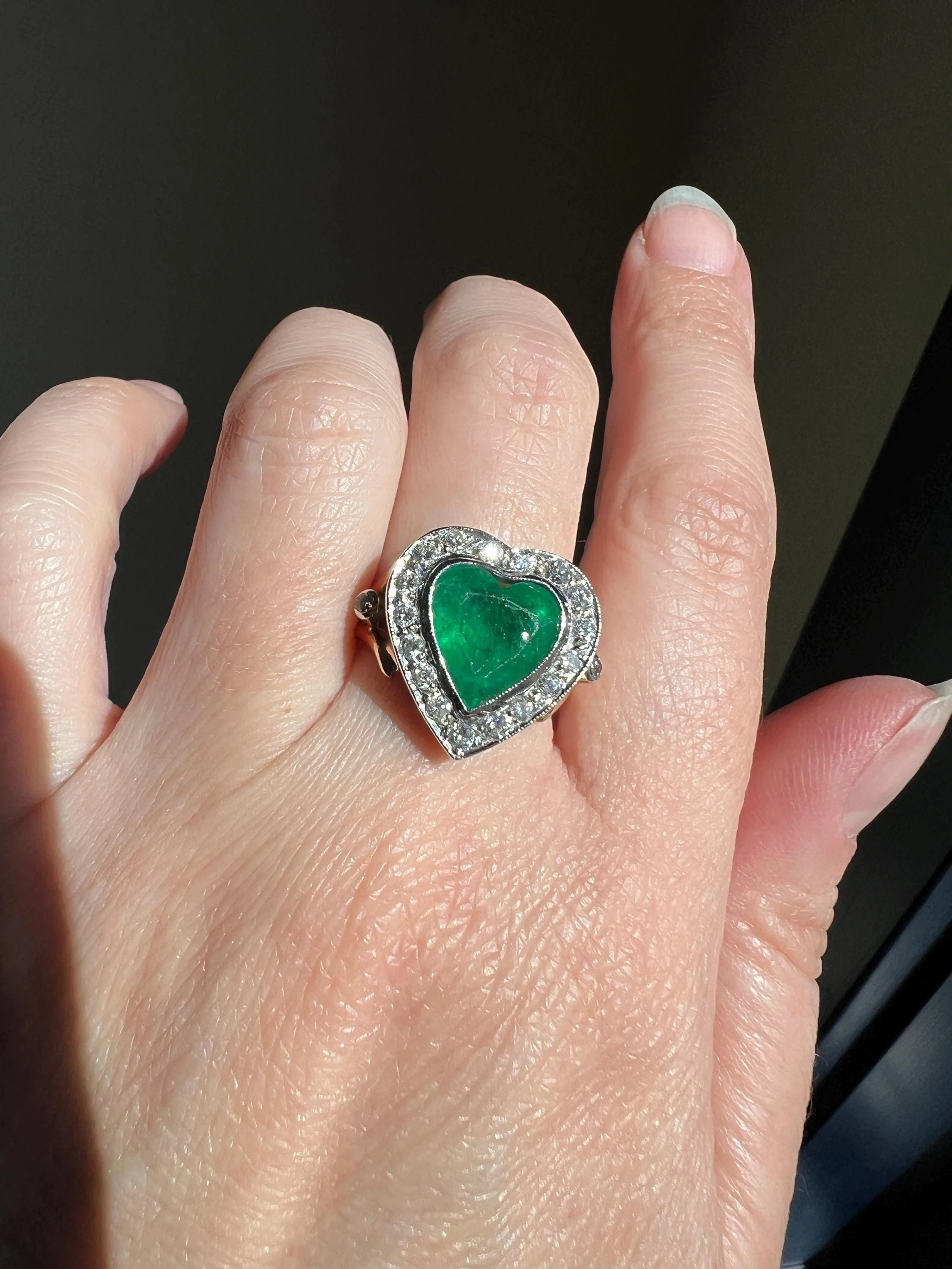 EMERALD HEART Cut French Vintage Diamond Halo Large Green Figural Ring Stacker 18k Gold - Image 4