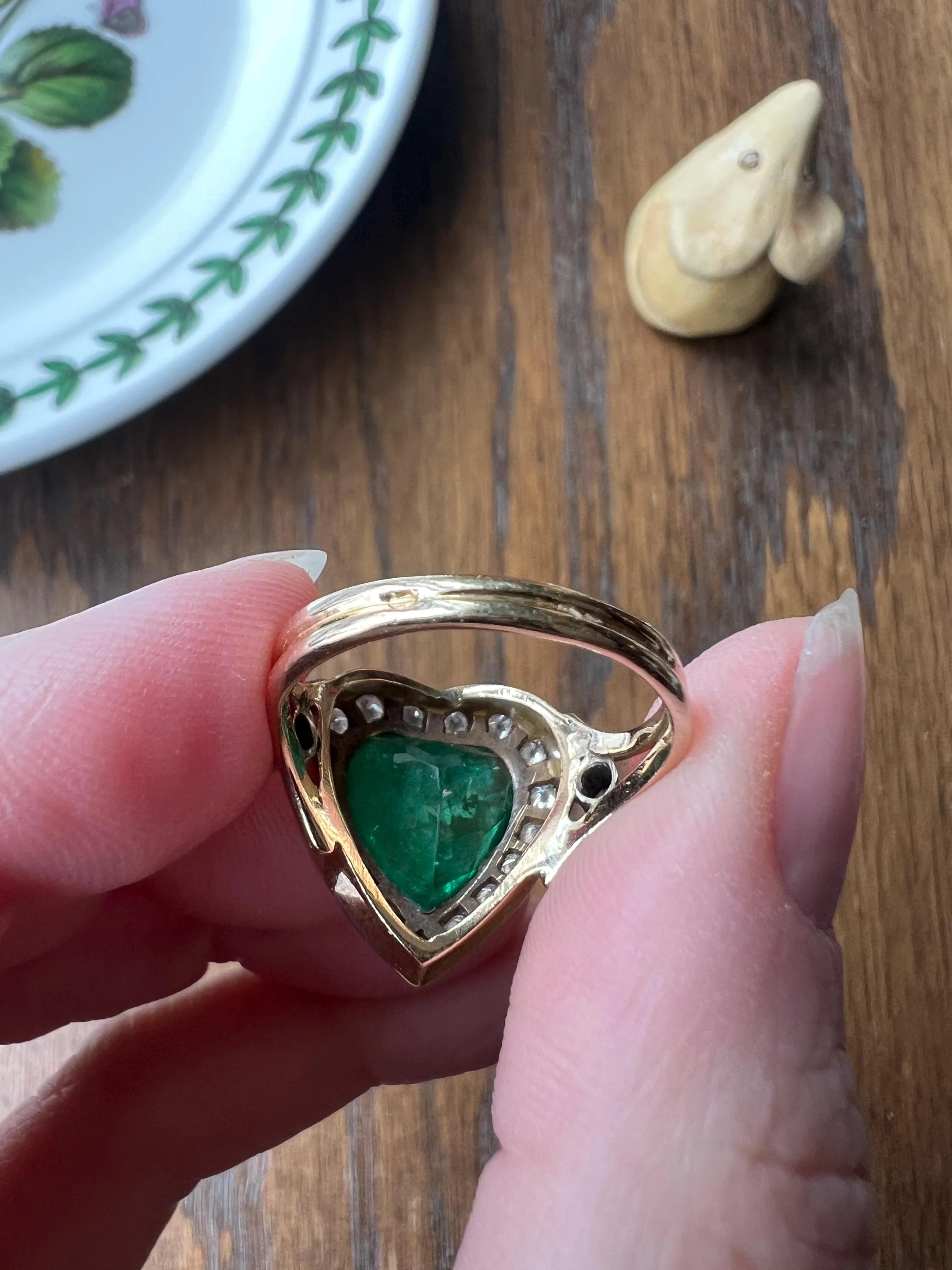 EMERALD HEART Cut French Vintage Diamond Halo Large Green Figural Ring Stacker 18k Gold - Image 9