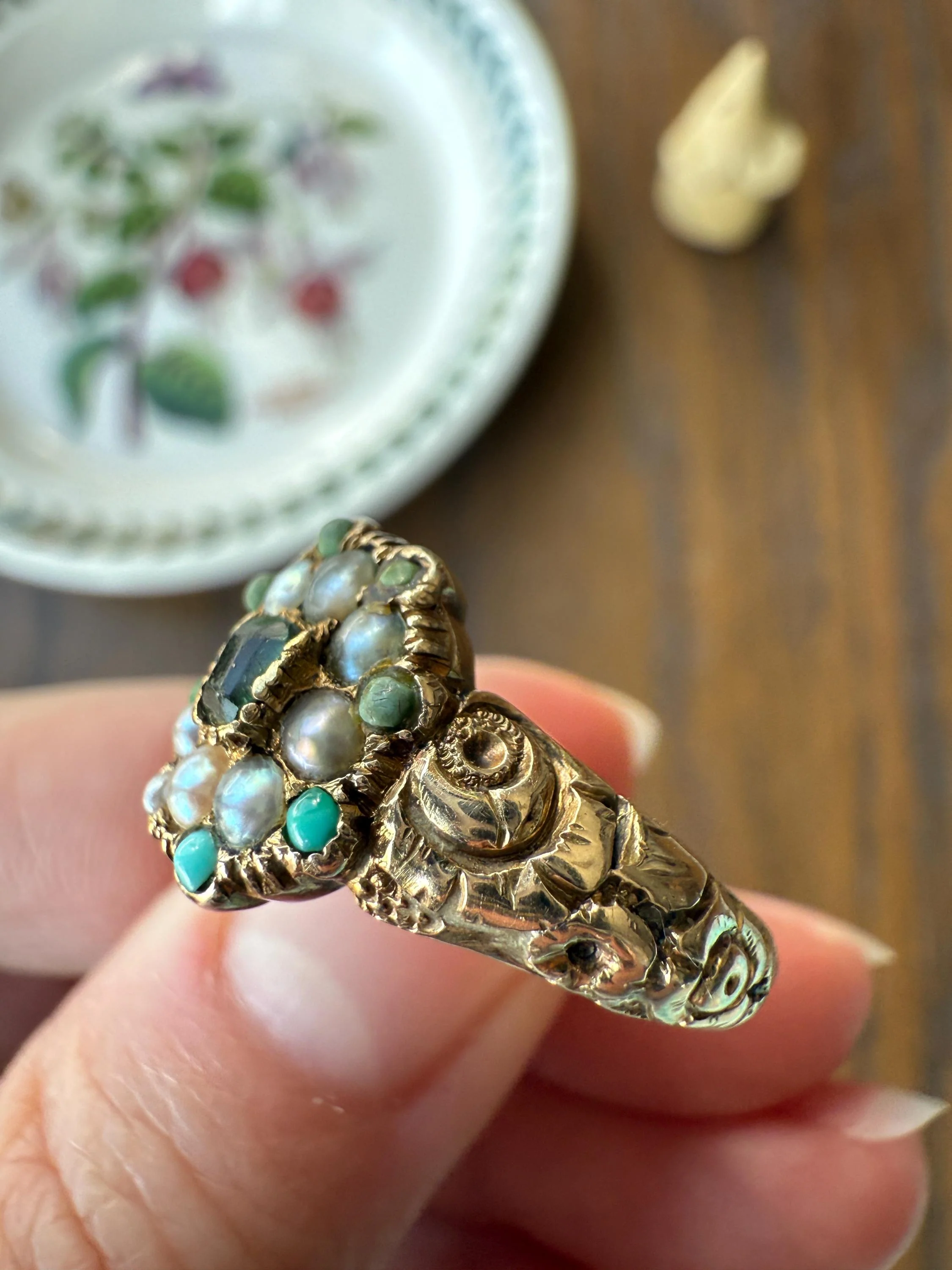 EMERALD Pearl Turquoise Georgian 10k Gold Ring Green White Floral Bouquet Embossed Shoulders Ornate Stacker Cluster - Image 10