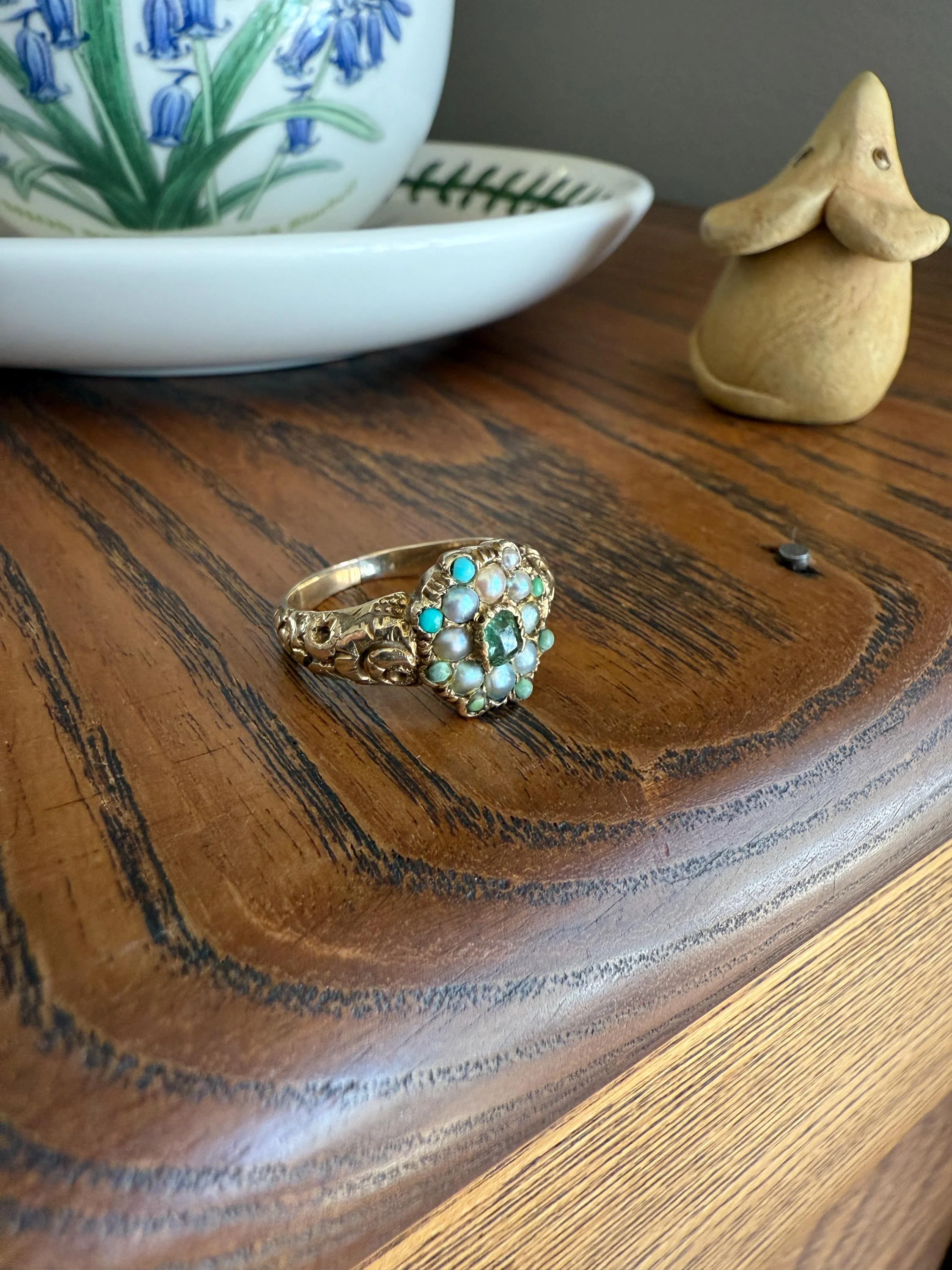 EMERALD Pearl Turquoise Georgian 10k Gold Ring Green White Floral Bouquet Embossed Shoulders Ornate Stacker Cluster - Image 11