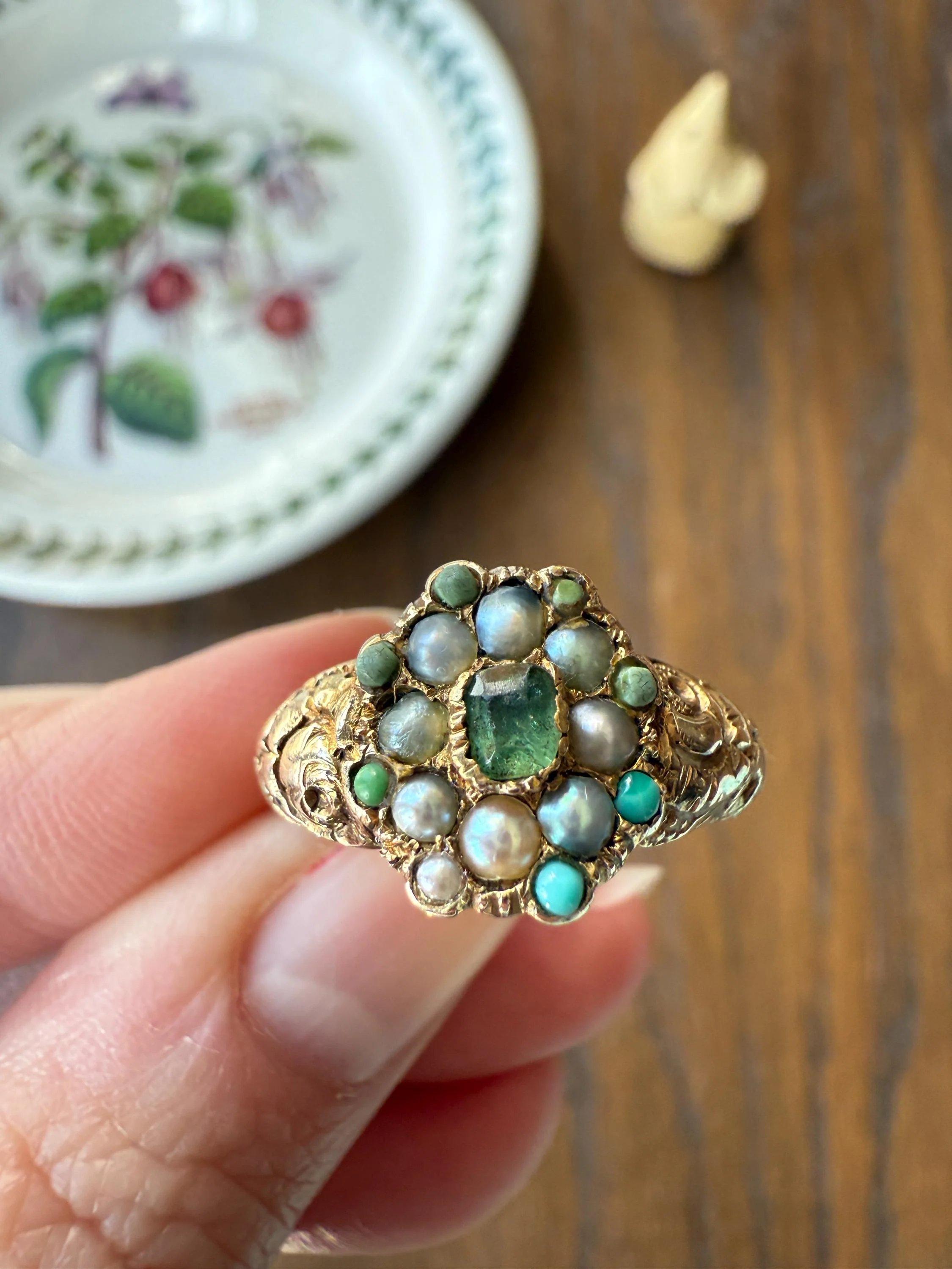 EMERALD Pearl Turquoise Georgian 10k Gold Ring Green White Floral Bouquet Embossed Shoulders Ornate Stacker Cluster - Image 15