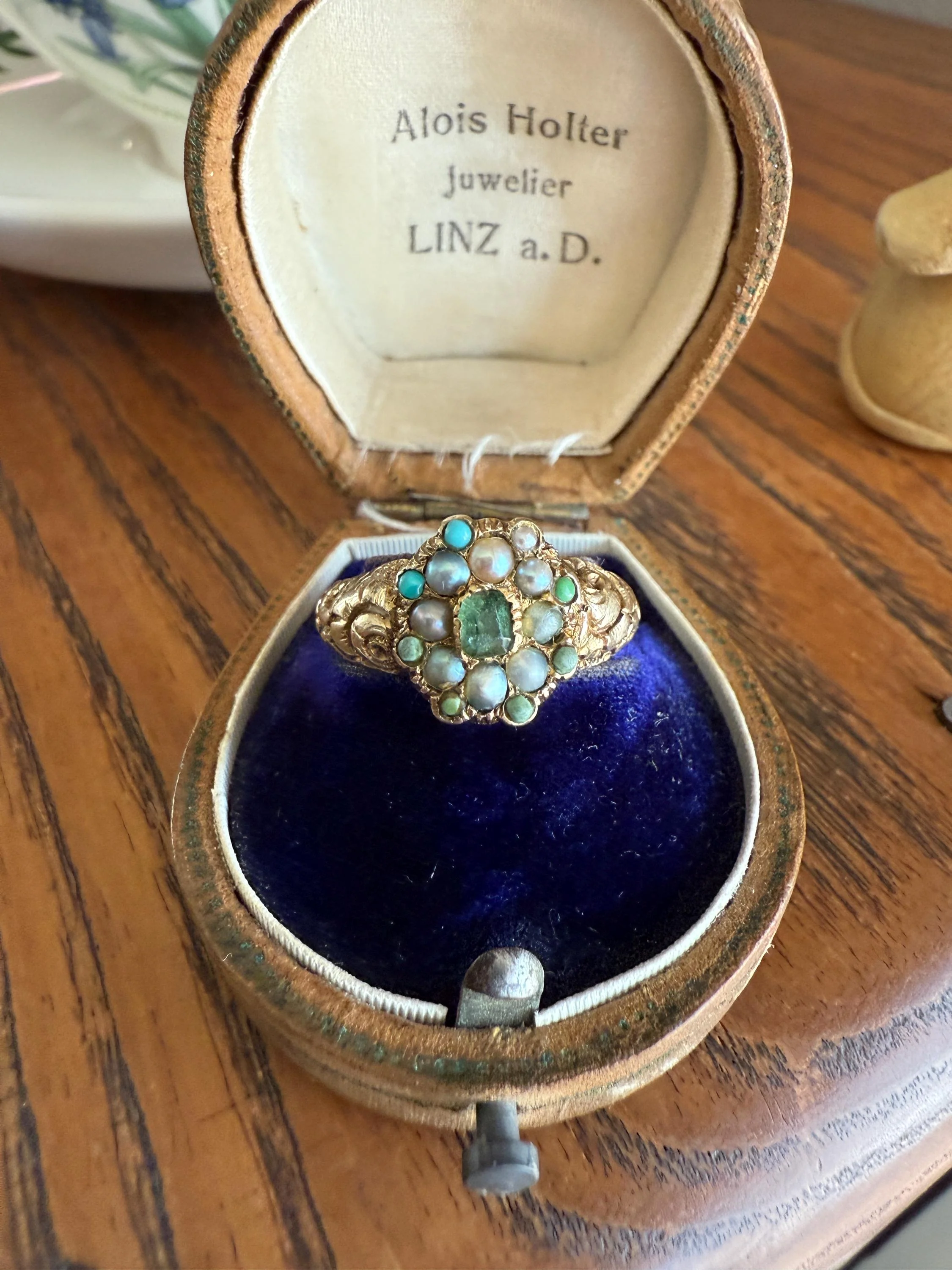 EMERALD Pearl Turquoise Georgian 10k Gold Ring Green White Floral Bouquet Embossed Shoulders Ornate Stacker Cluster - Image 16