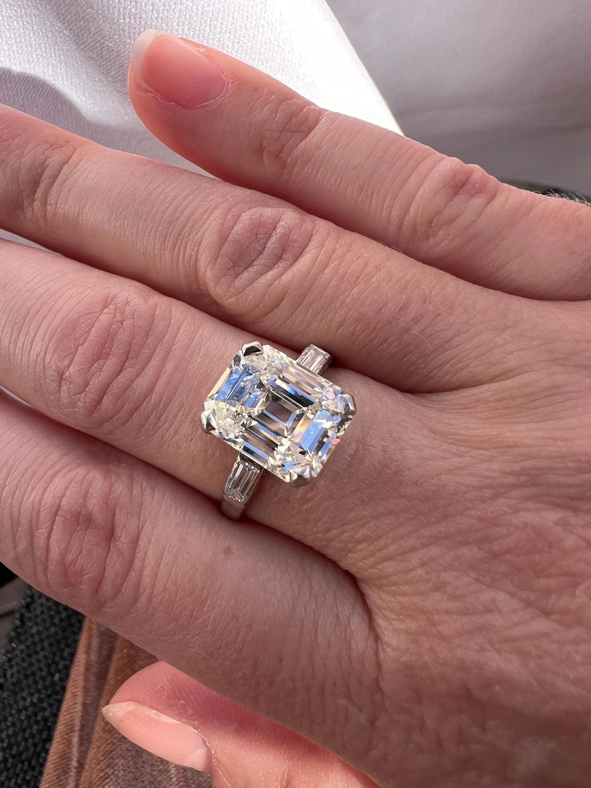 Exceptional Eye CLEAN 4 Carat Emerald Cut DIAMOND Solitaire Ring French PLATINUM Baguette Accents Vintage to Art Deco Retro Era w/ Cert Rare - Image 11