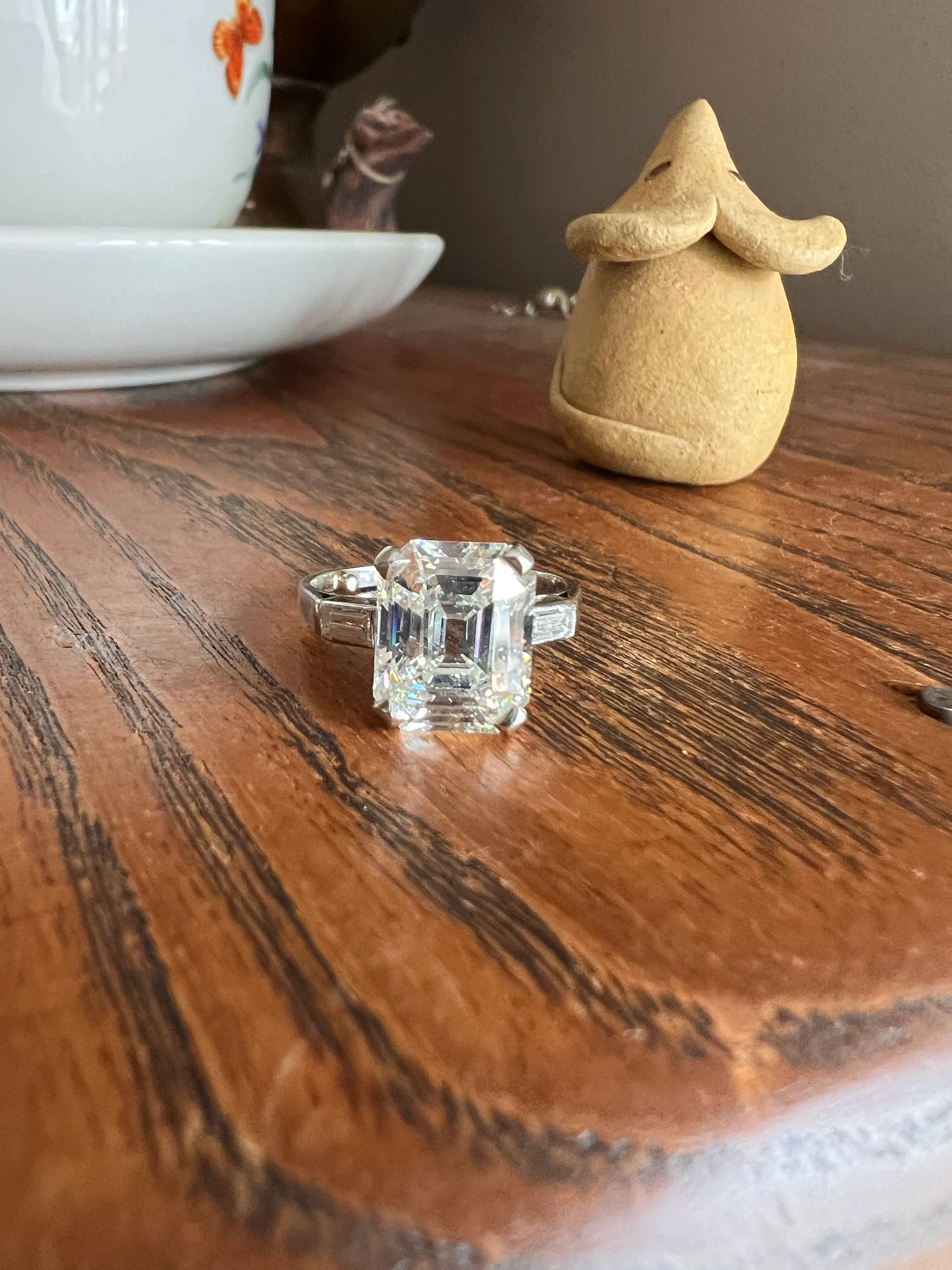 Exceptional Eye CLEAN 4 Carat Emerald Cut DIAMOND Solitaire Ring French PLATINUM Baguette Accents Vintage to Art Deco Retro Era w/ Cert Rare - Image 16
