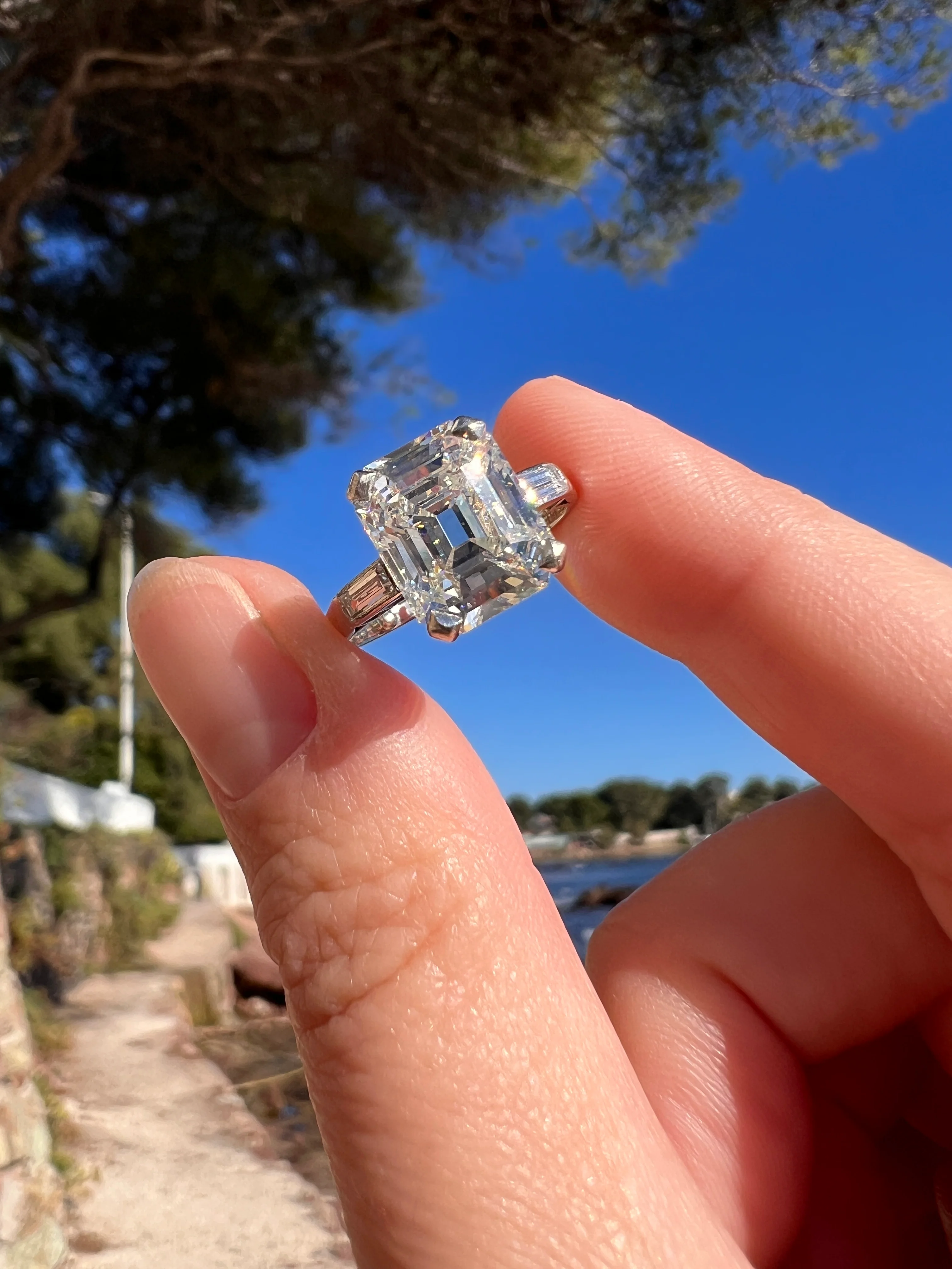 Exceptional Eye CLEAN 4 Carat Emerald Cut DIAMOND Solitaire Ring French PLATINUM Baguette Accents Vintage to Art Deco Retro Era w/ Cert Rare - Image 28