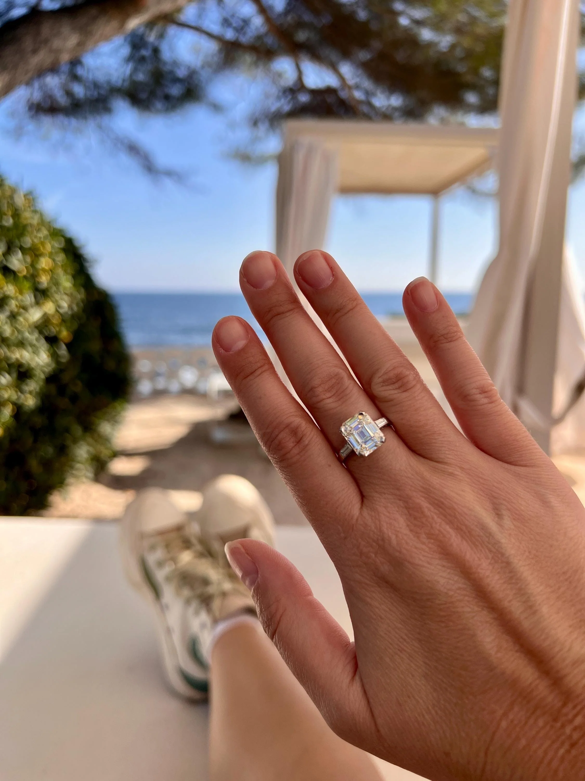 Exceptional Eye CLEAN 4 Carat Emerald Cut DIAMOND Solitaire Ring French PLATINUM Baguette Accents Vintage to Art Deco Retro Era w/ Cert Rare - Image 3