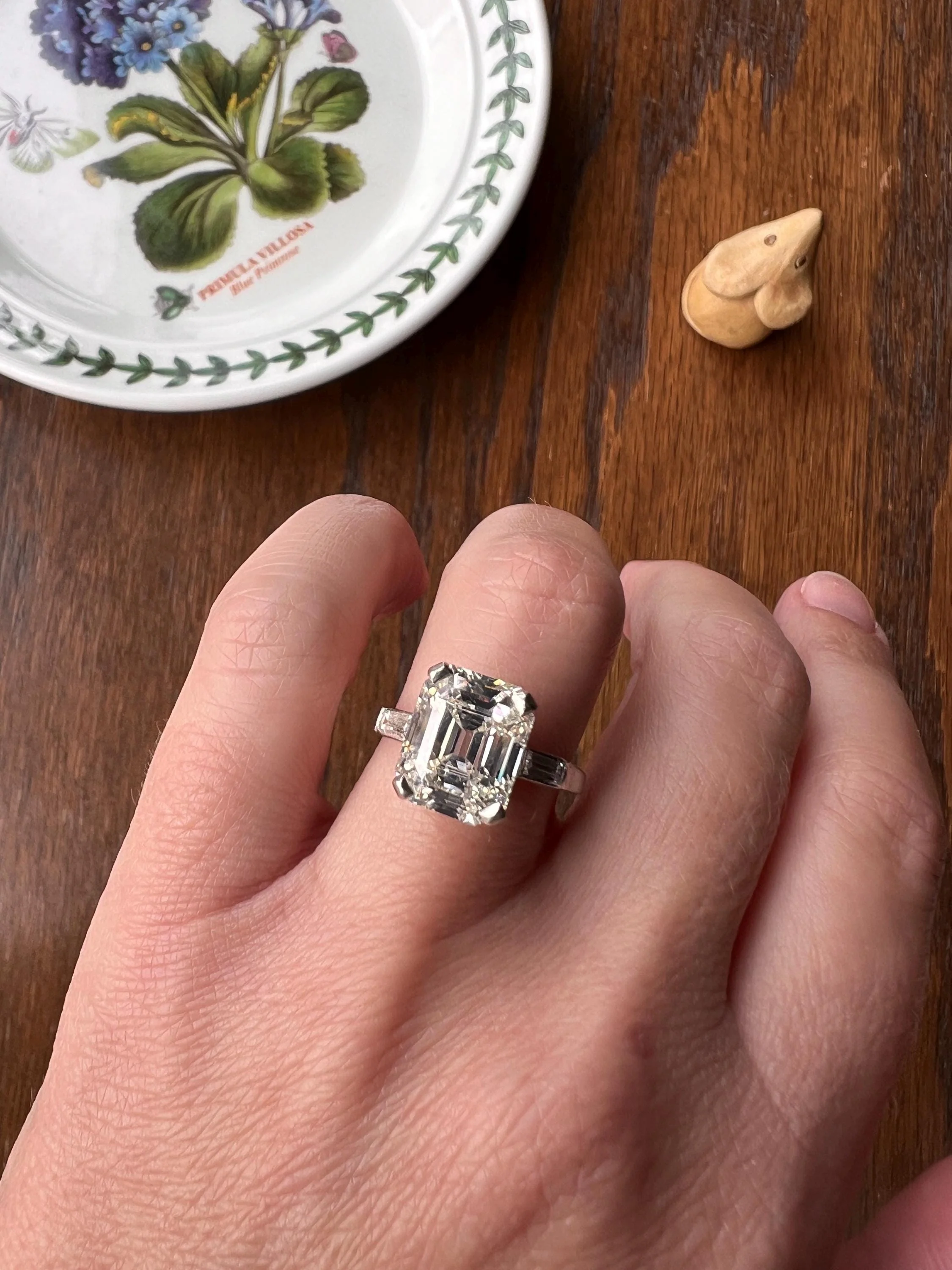 Exceptional Eye CLEAN 4 Carat Emerald Cut DIAMOND Solitaire Ring French PLATINUM Baguette Accents Vintage to Art Deco Retro Era w/ Cert Rare - Image 5