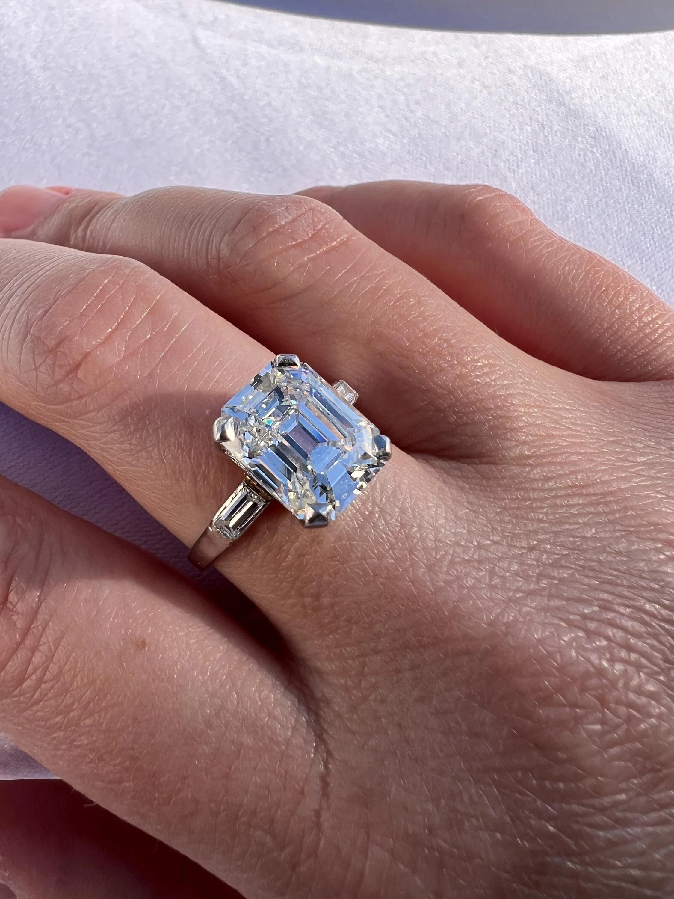 Exceptional Eye CLEAN 4 Carat Emerald Cut DIAMOND Solitaire Ring French PLATINUM Baguette Accents Vintage to Art Deco Retro Era w/ Cert Rare - Image 8