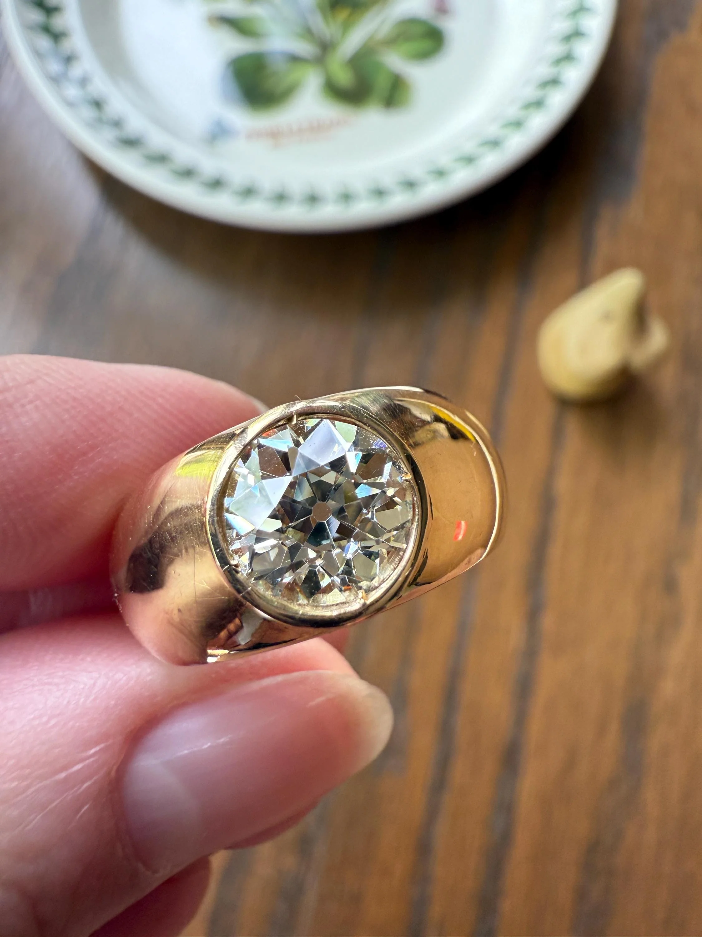 Eye Clean 2.3 Carat Old Mine Cut DIAMOND Antique Stone 18k Gold Vintage Unisex Gypsy Ring Solitaire Chunky Wide Band