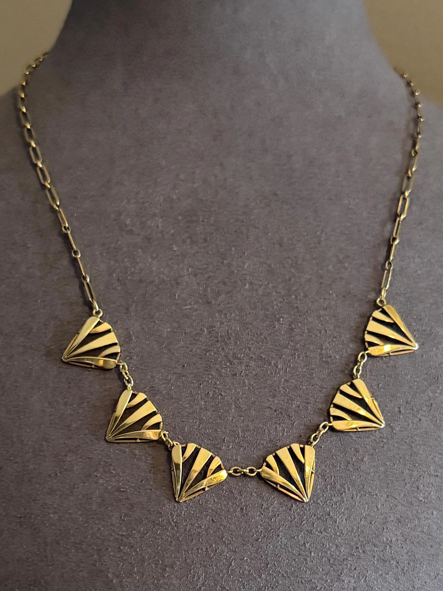 Fan Geometric French Antique 7.2g 18k Gold Necklace Drapery Paperclip Chain Collar Pendant Figural Architectural Geometric Fanned