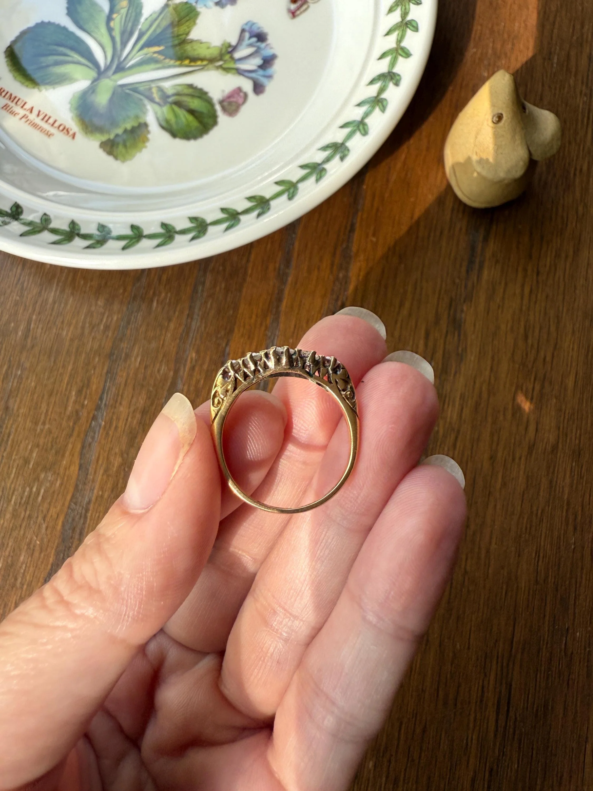 Five Stone 1 Carat Old Mine Cut DIAMOND Antique 18k Gold Ring Stacker Band Graduated Ornate Scrolled - Image 10