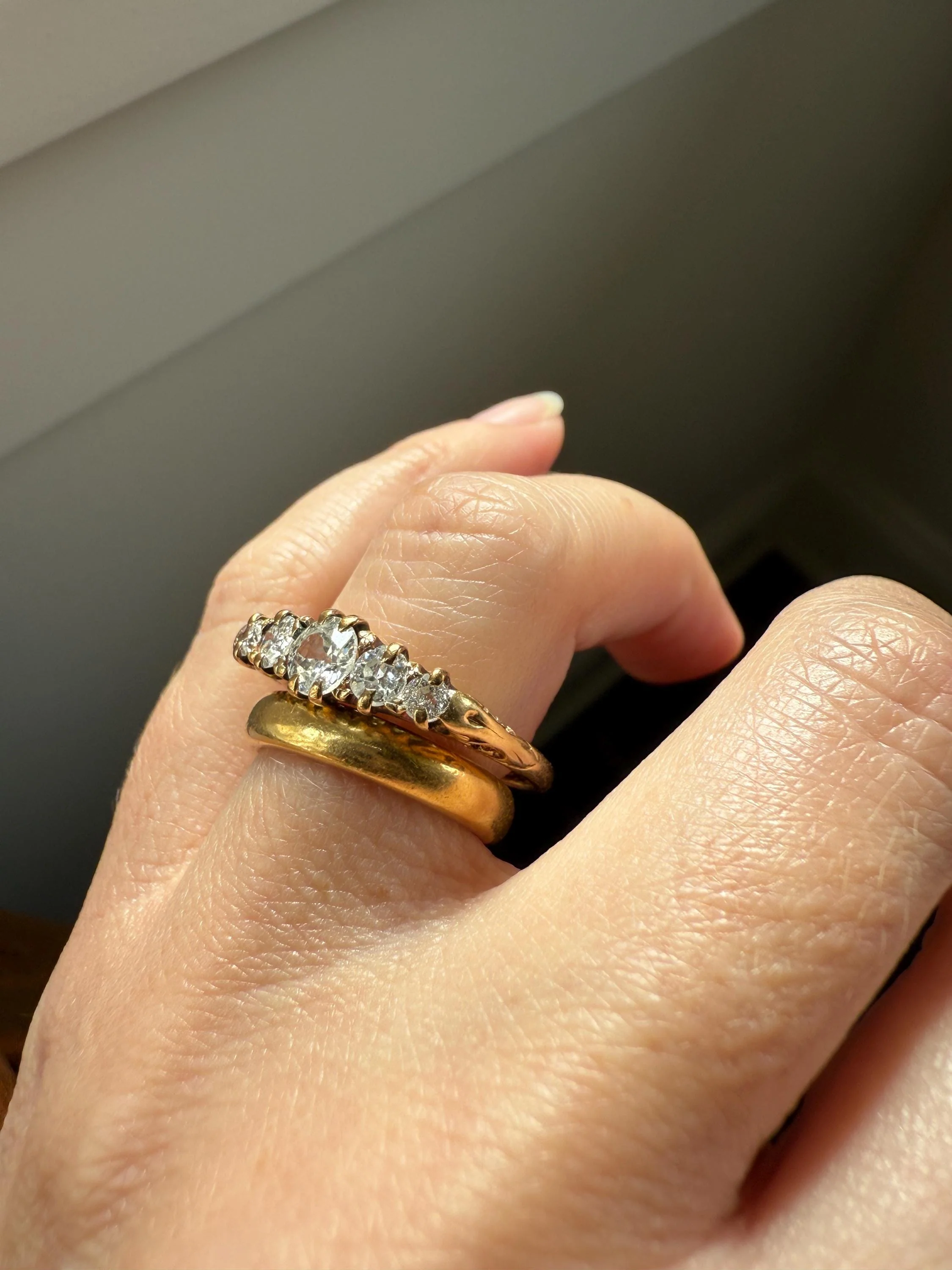 Five Stone 1 Carat Old Mine Cut DIAMOND Antique 18k Gold Ring Stacker Band Graduated Ornate Scrolled - Image 2