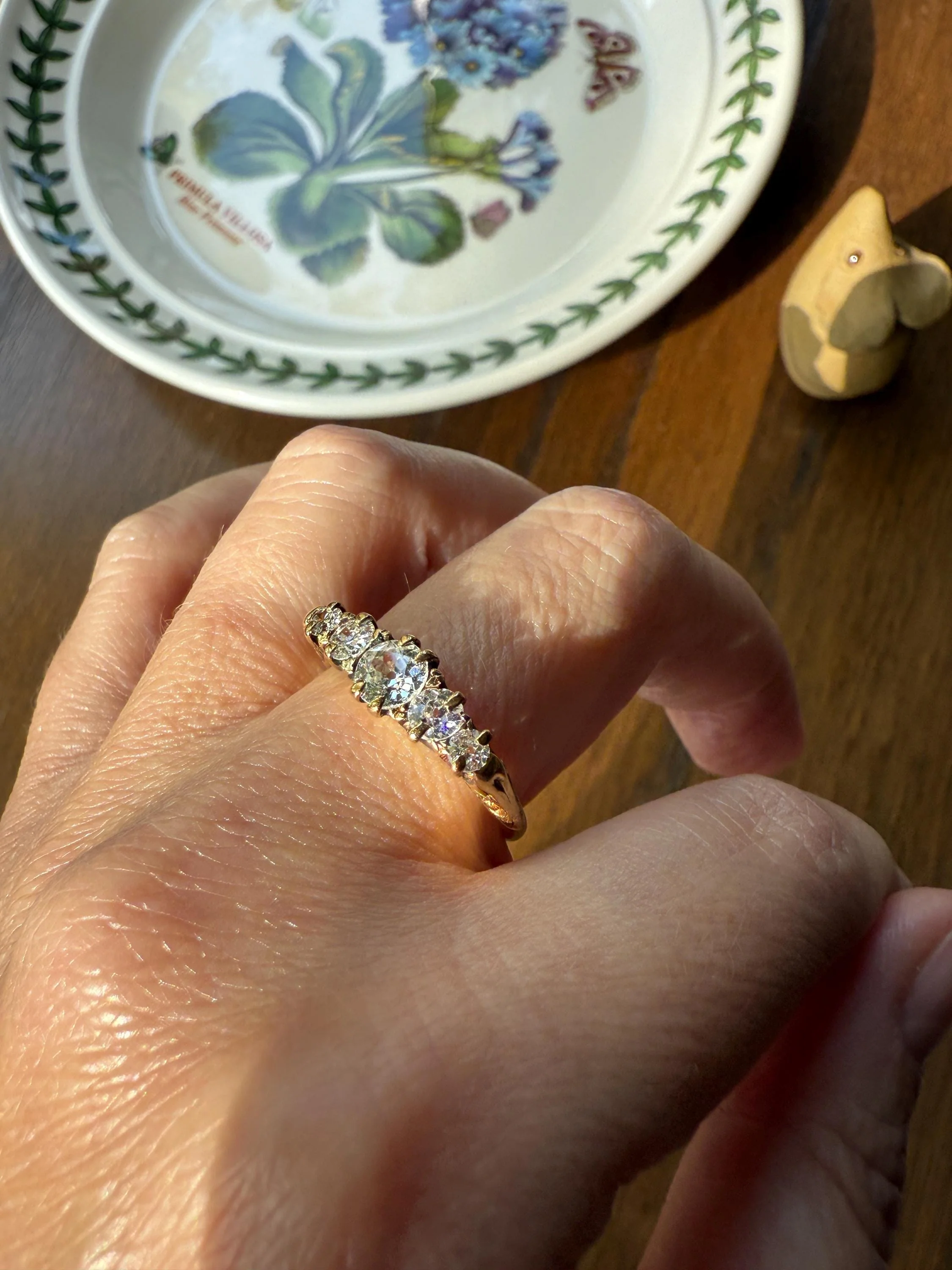 Five Stone 1 Carat Old Mine Cut DIAMOND Antique 18k Gold Ring Stacker Band Graduated Ornate Scrolled - Image 4