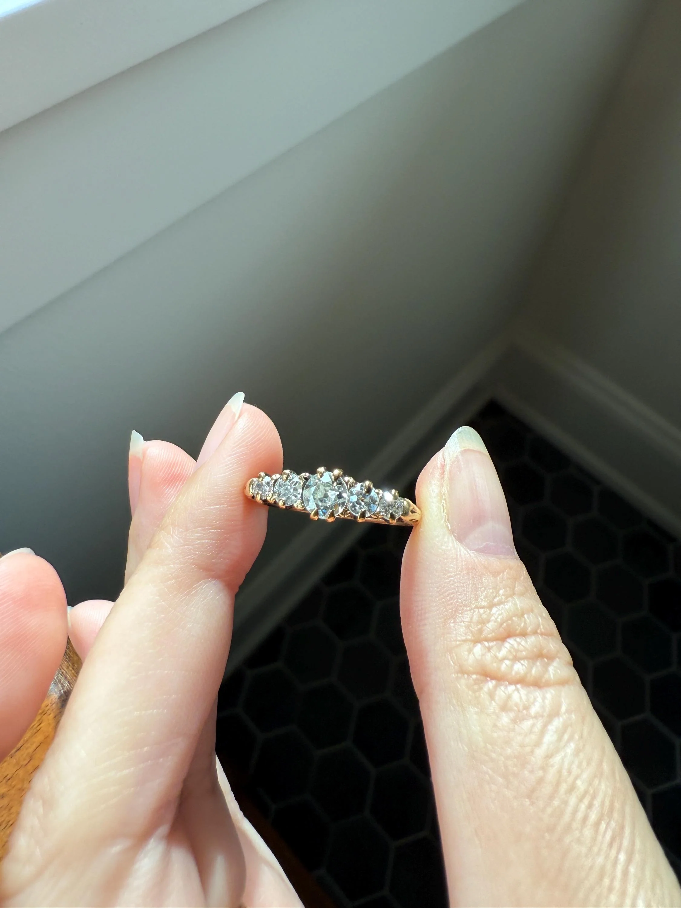 Five Stone 1 Carat Old Mine Cut DIAMOND Antique 18k Gold Ring Stacker Band Graduated Ornate Scrolled - Image 5